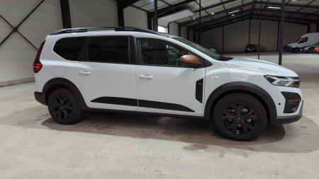 43441_p28 - DACIA - JOGGER - 2024