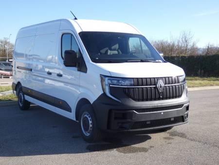 327666_p2 - RENAULT - MASTER - 2025