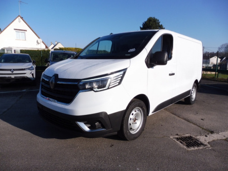 69338_p51 - RENAULT - TRAFIC - 2025
