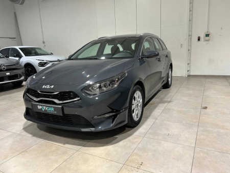 240014_p52 - KIA - CEED - 2021