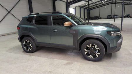 44923_p28 - DACIA - DUSTER - 2025