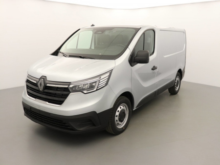 N198687_p3 - RENAULT - TRAFIC - 2025