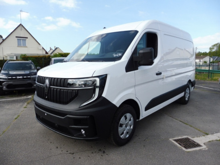 70495_p51 - RENAULT - MASTER - 2024