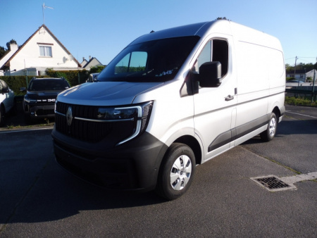 70496_p51 - RENAULT - MASTER - 2024