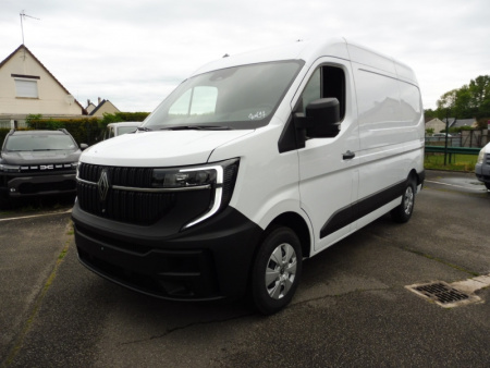 70497_p51 - RENAULT - MASTER - 2024
