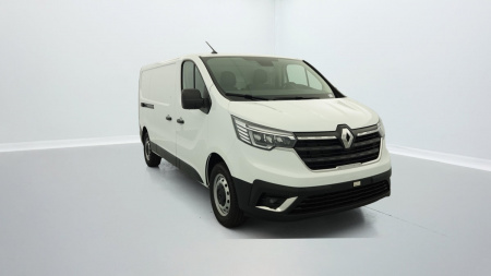 338663_p2 - RENAULT - TRAFIC - 2025
