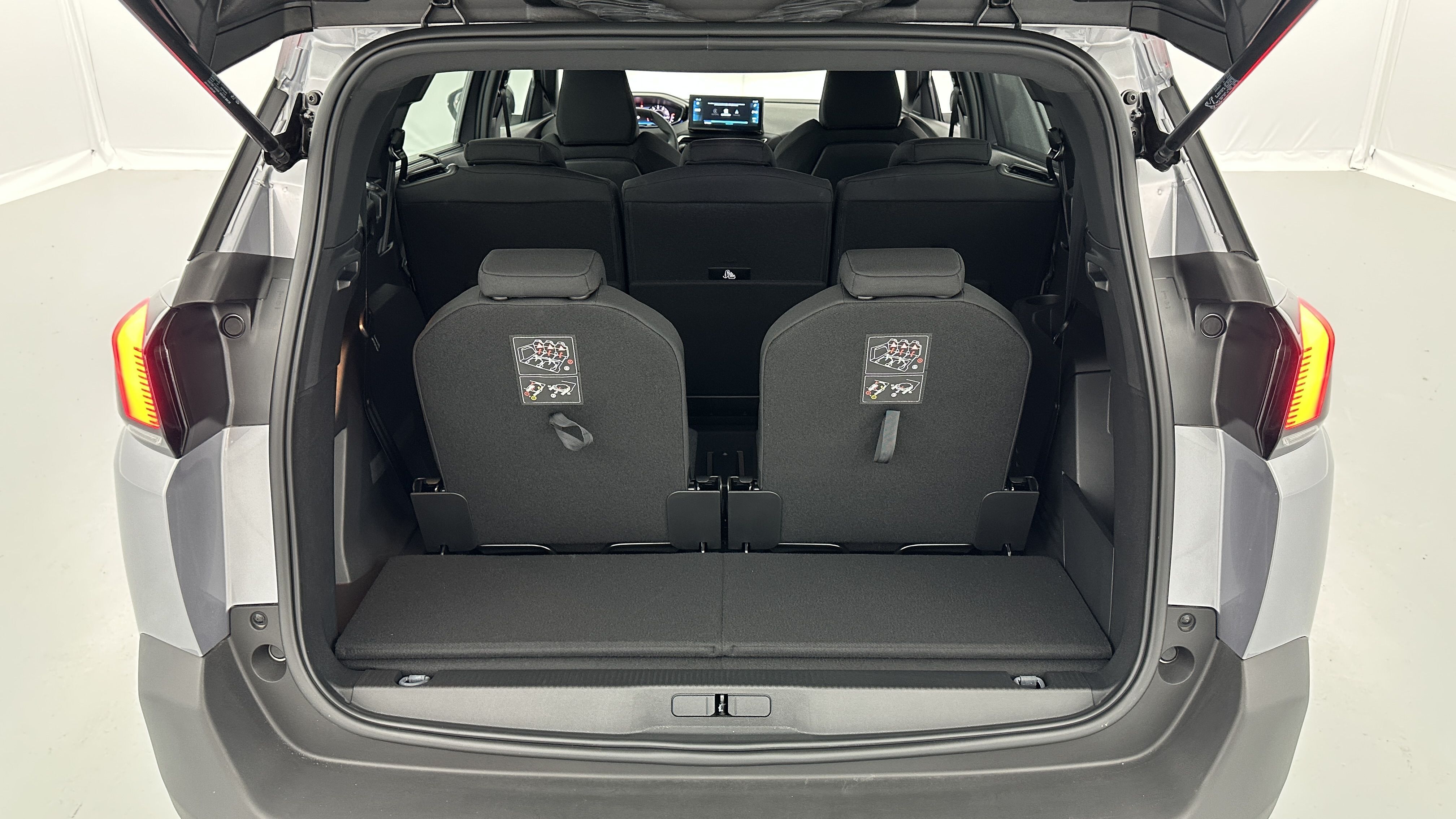 GLI00002314_p53 - PEUGEOT - 5008 - 2023 - photo 11