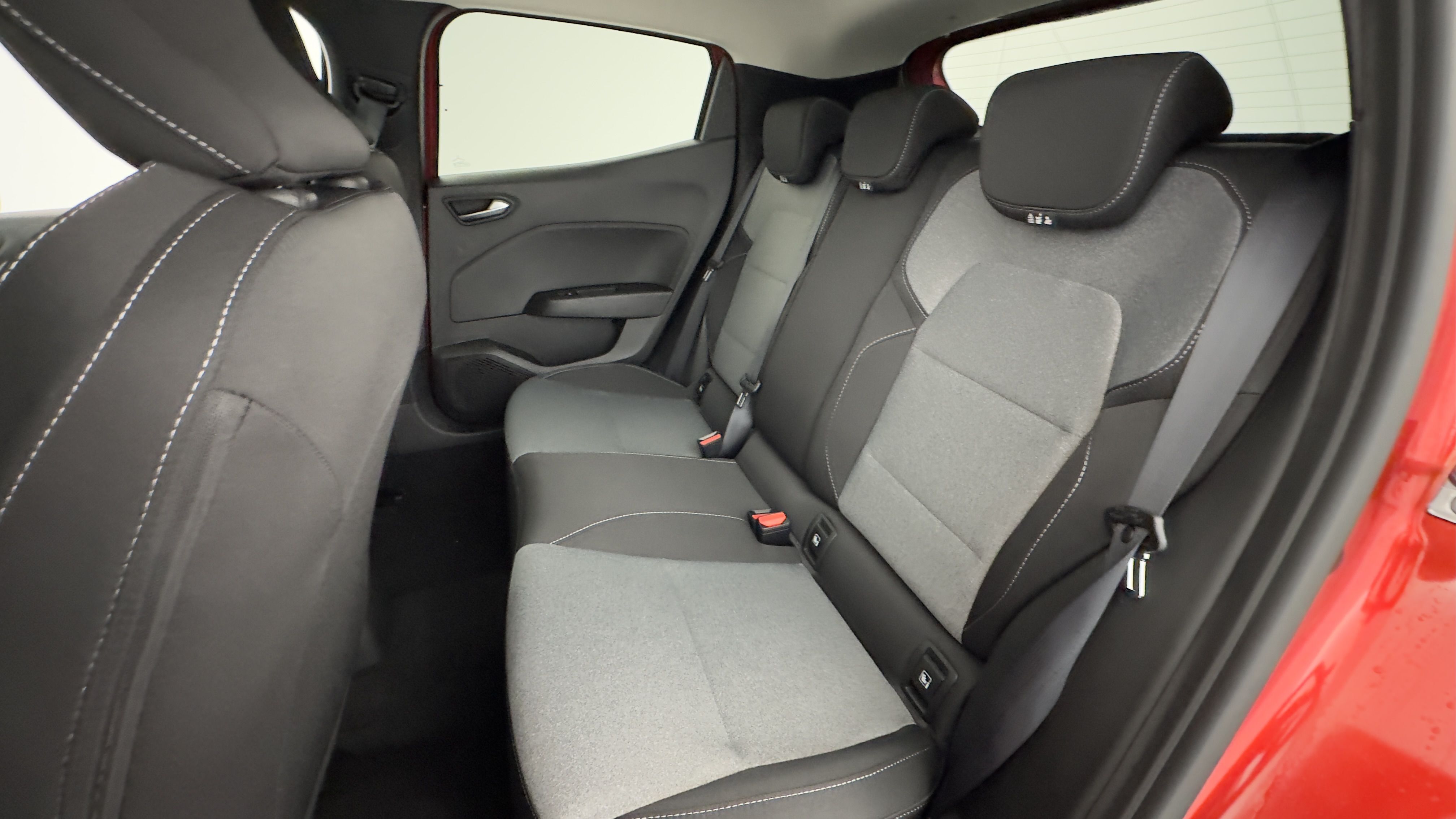 GLI00000575_p53 - RENAULT - CLIO - 2024 - photo 9
