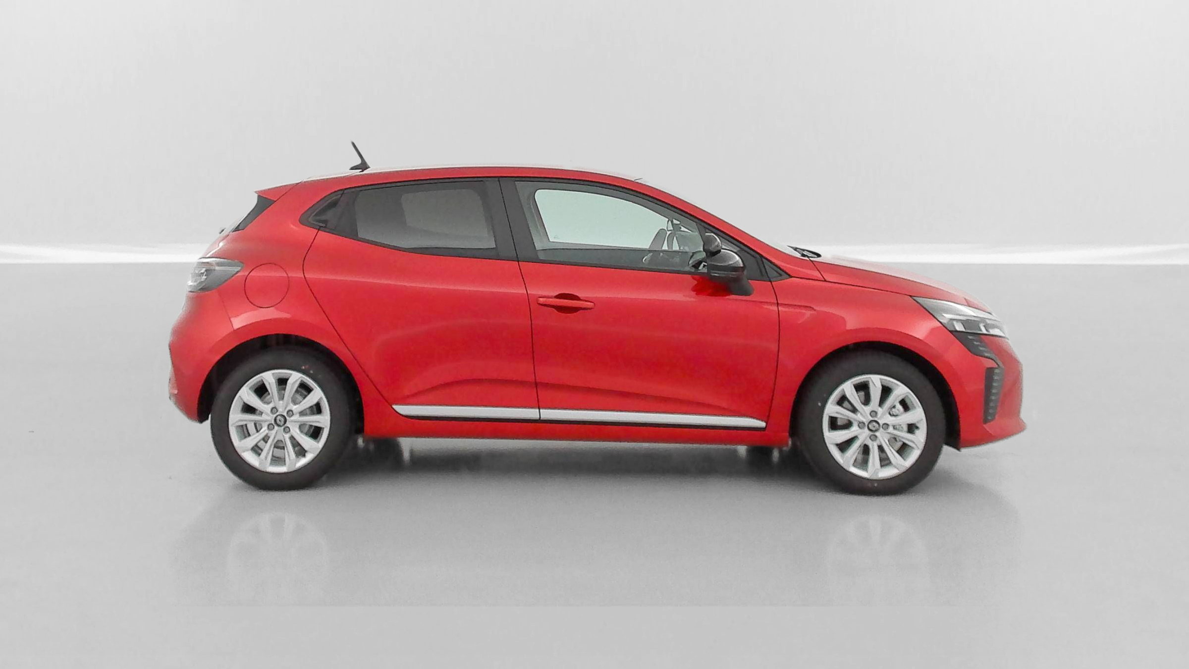 GLI00000575_p53 - RENAULT - CLIO - 2024 - photo 26
