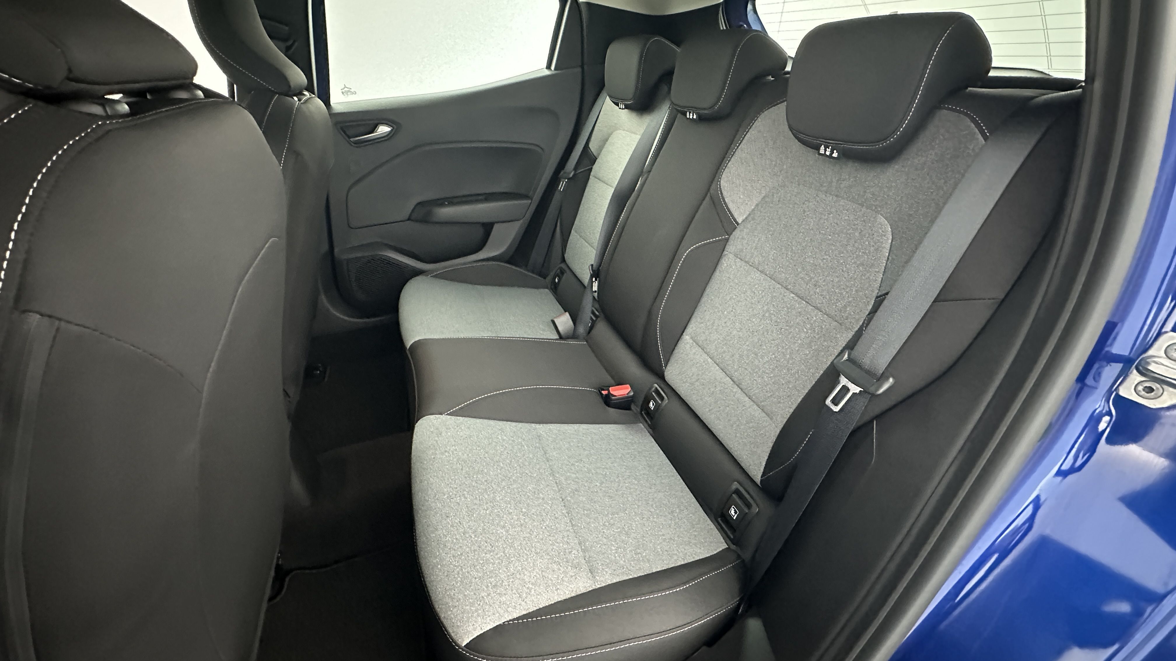 GLI00002527_p53 - RENAULT - CLIO - 2024 - photo 9