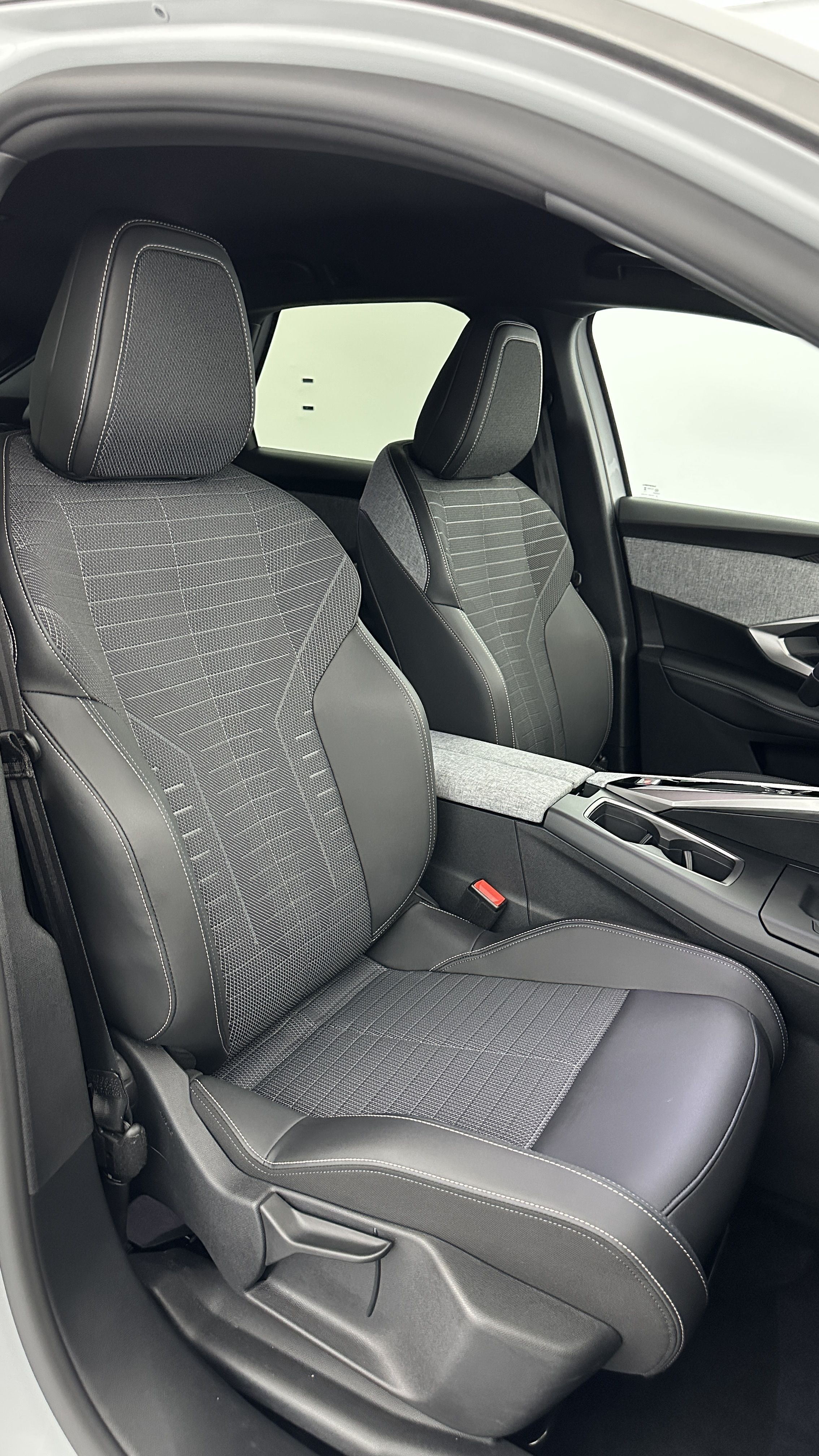 GLI00002592_p53 - PEUGEOT - 3008 - 2024 - photo 25