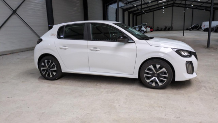 46001_p28 - PEUGEOT - 208 - 2025