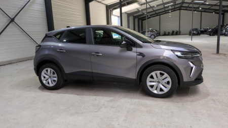46131_p28 - RENAULT - CAPTUR - 2025