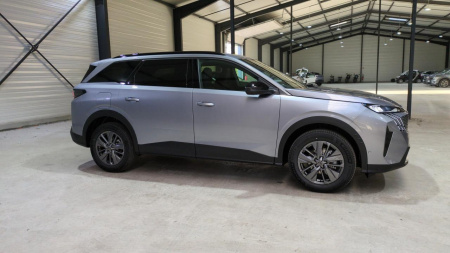46162_p28 - PEUGEOT - 5008 - 2025