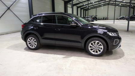 46255_p28 - VOLKSWAGEN - T ROC - 2025
