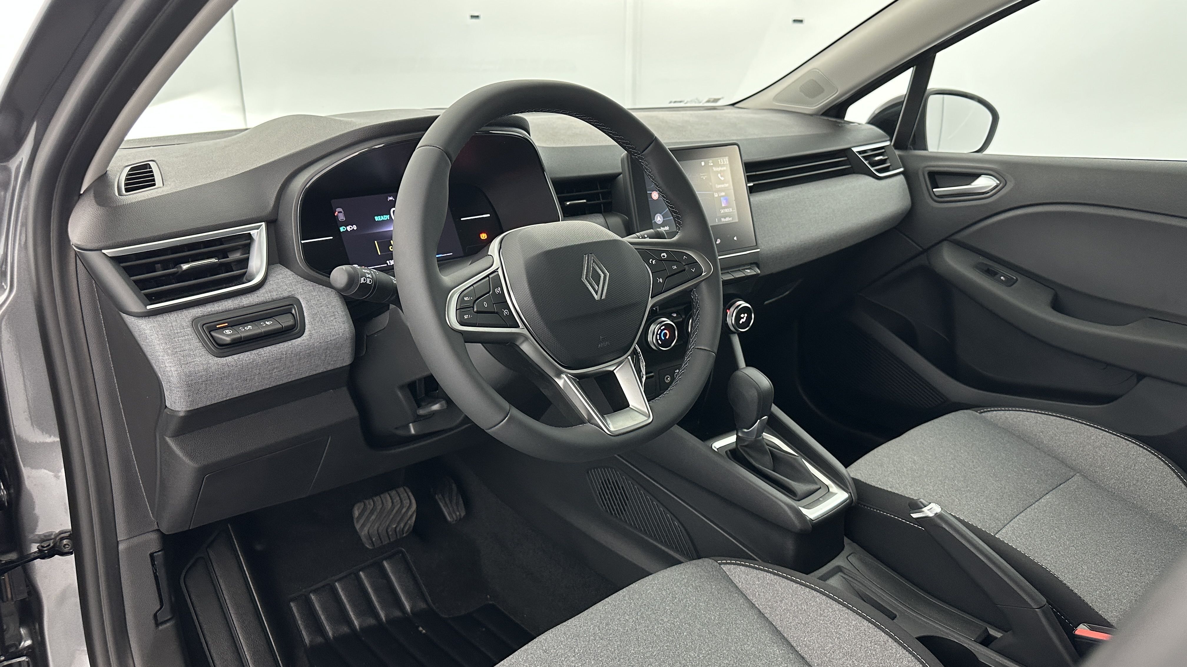 GLI00002849_p53 - RENAULT - CLIO - 2025 - photo 6