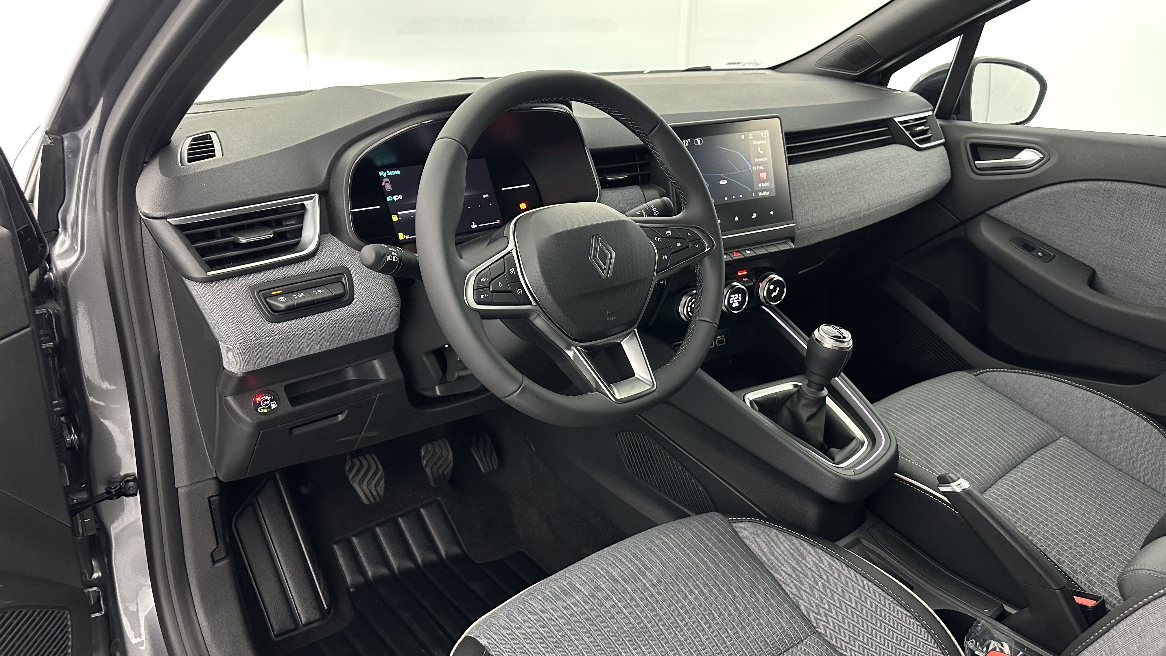 GLI00002857_p53 - RENAULT - CLIO - 2025 - photo 6