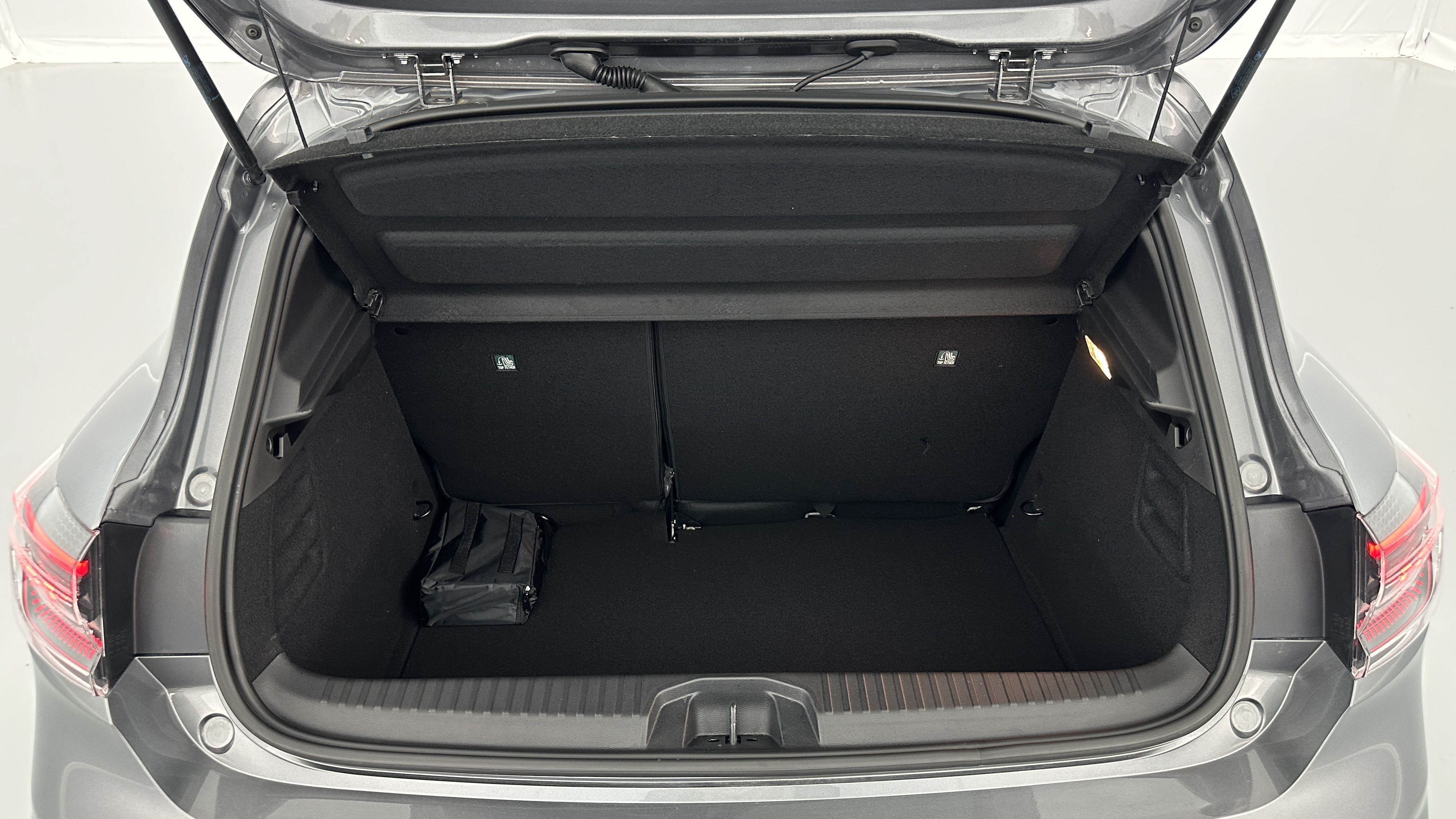 GLI00002857_p53 - RENAULT - CLIO - 2025 - photo 10