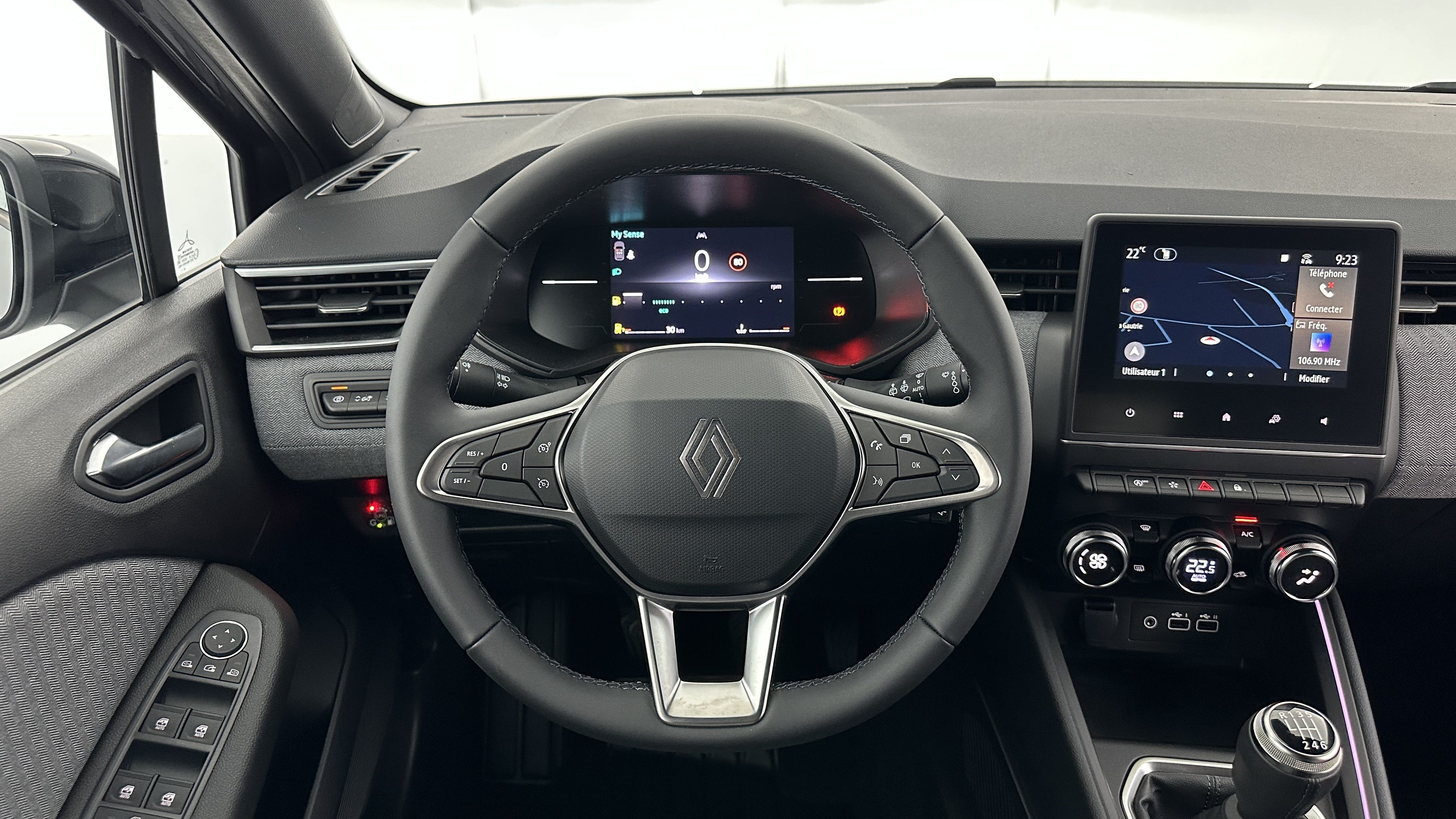 GLI00002857_p53 - RENAULT - CLIO - 2025 - photo 14