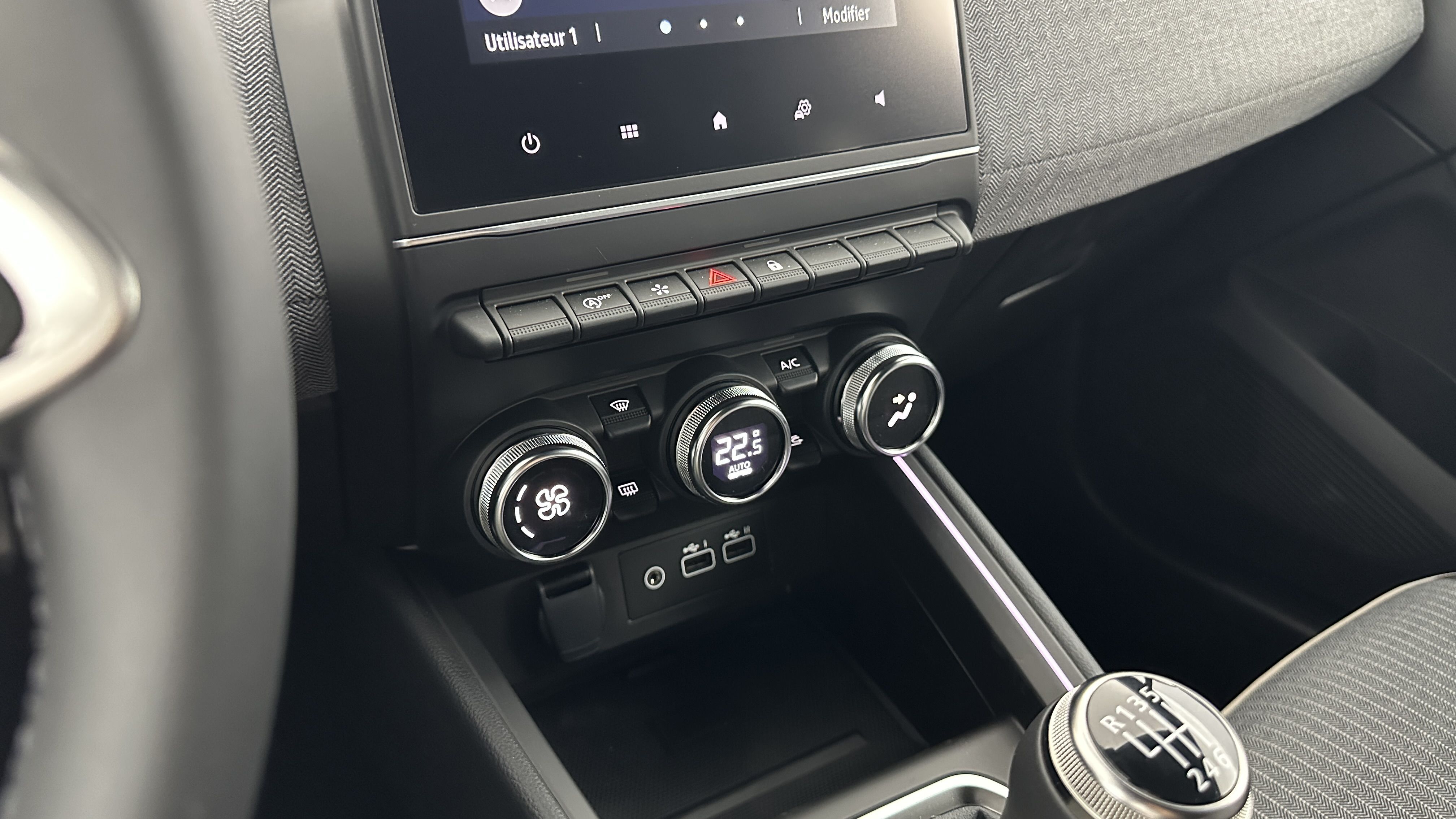 GLI00002857_p53 - RENAULT - CLIO - 2025 - photo 21