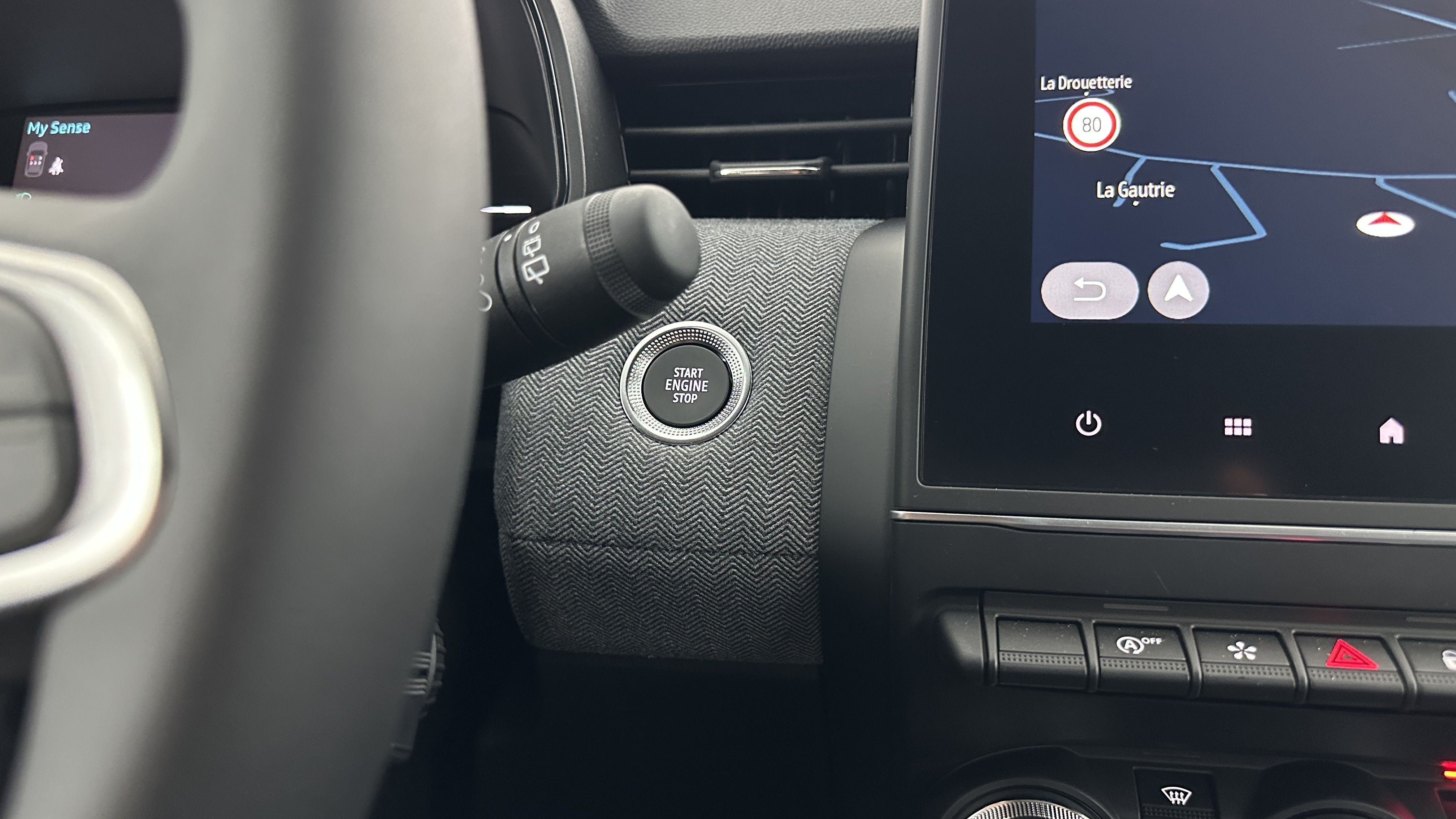 GLI00002857_p53 - RENAULT - CLIO - 2025 - photo 22