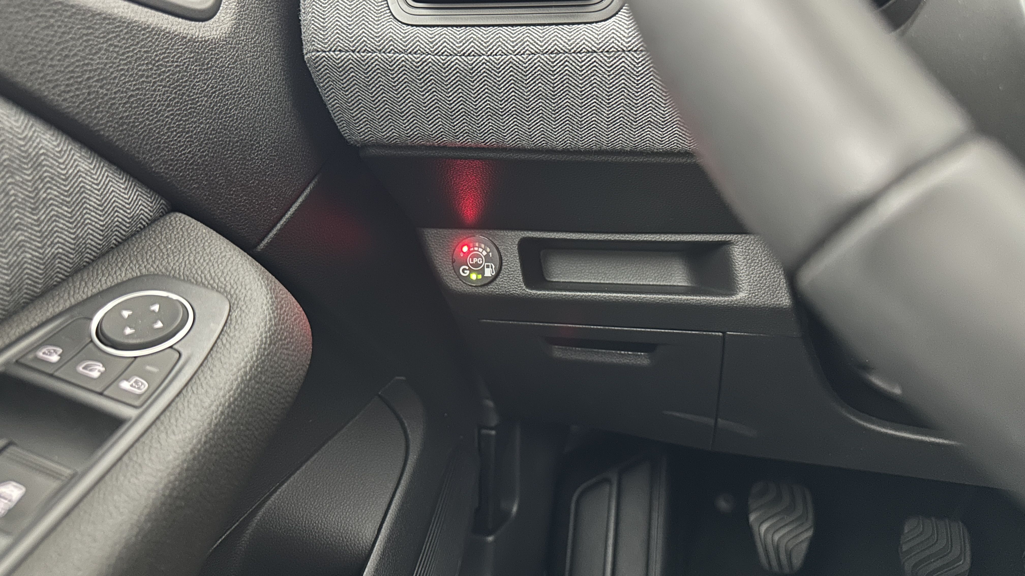 GLI00002857_p53 - RENAULT - CLIO - 2025 - photo 23