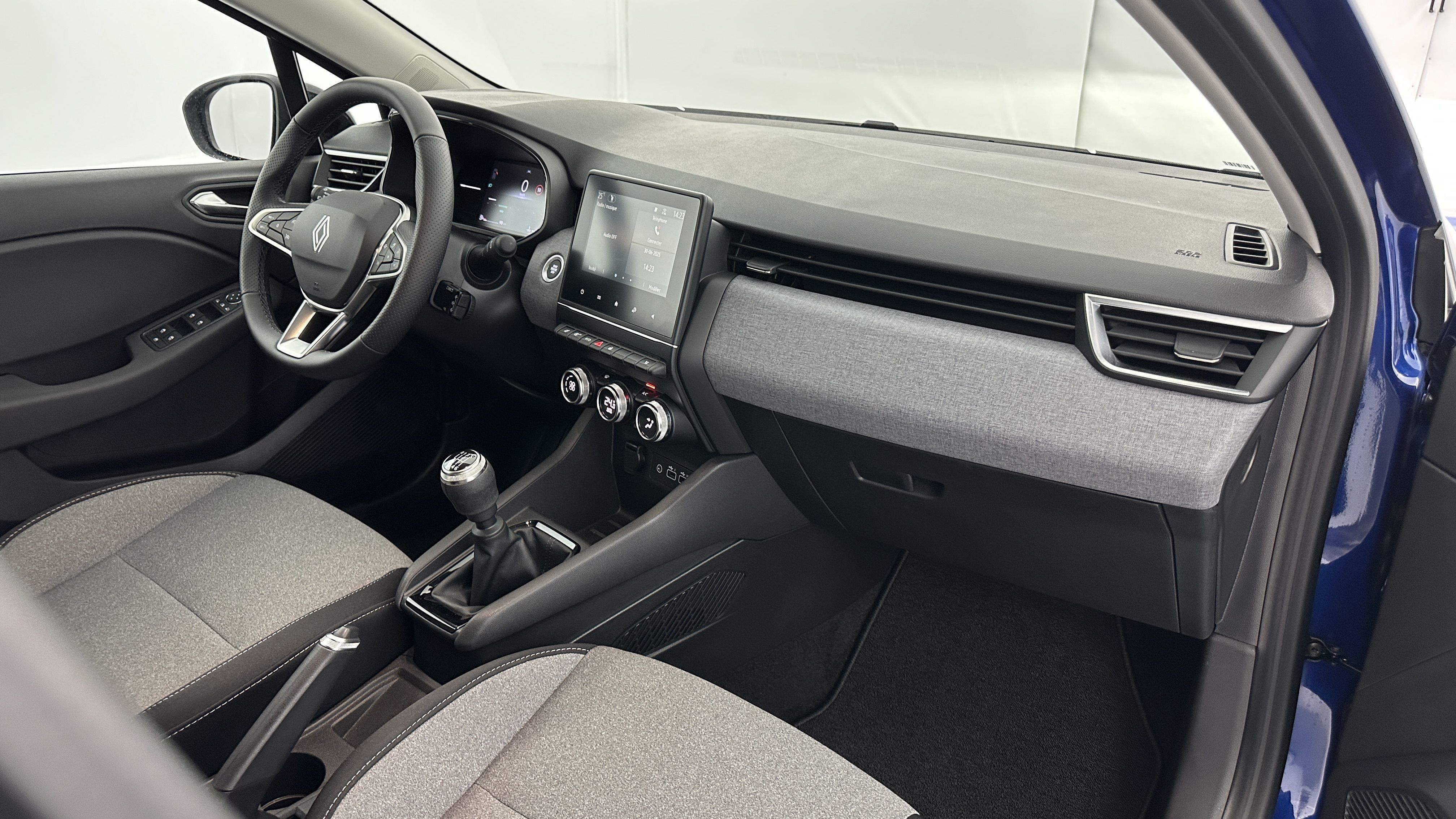 GLI00002527_p53 - RENAULT - CLIO - 2024 - photo 8