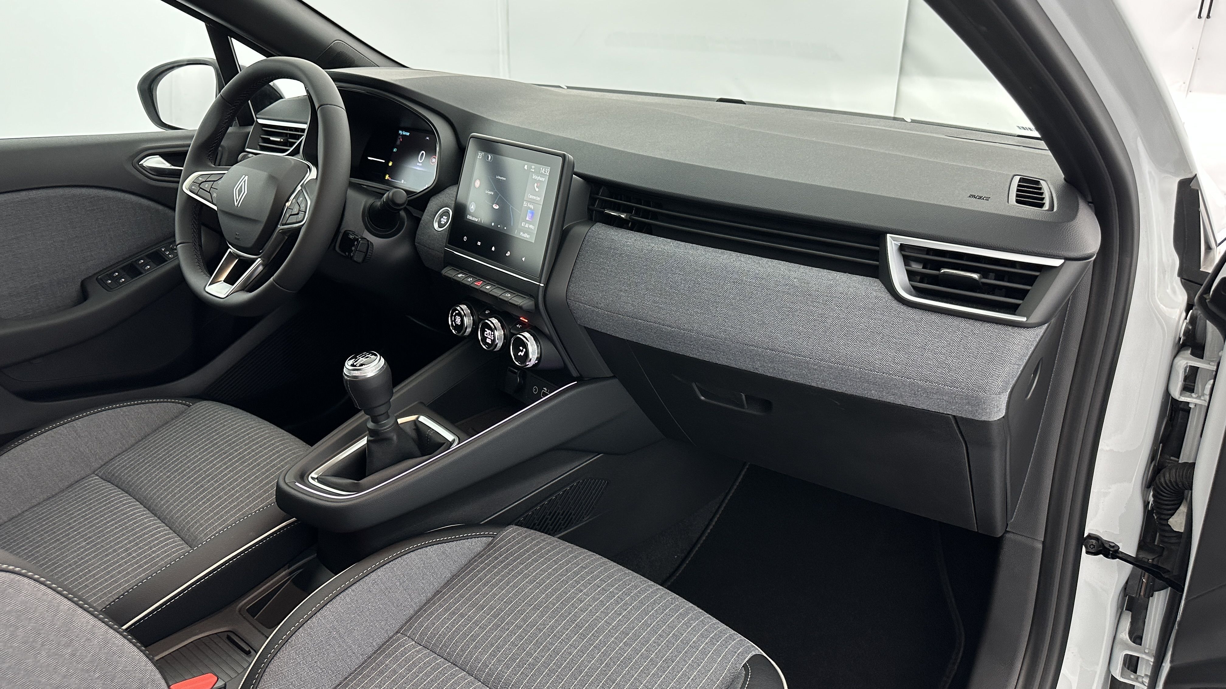 GLI00002863_p53 - RENAULT - CLIO - 2025 - photo 8