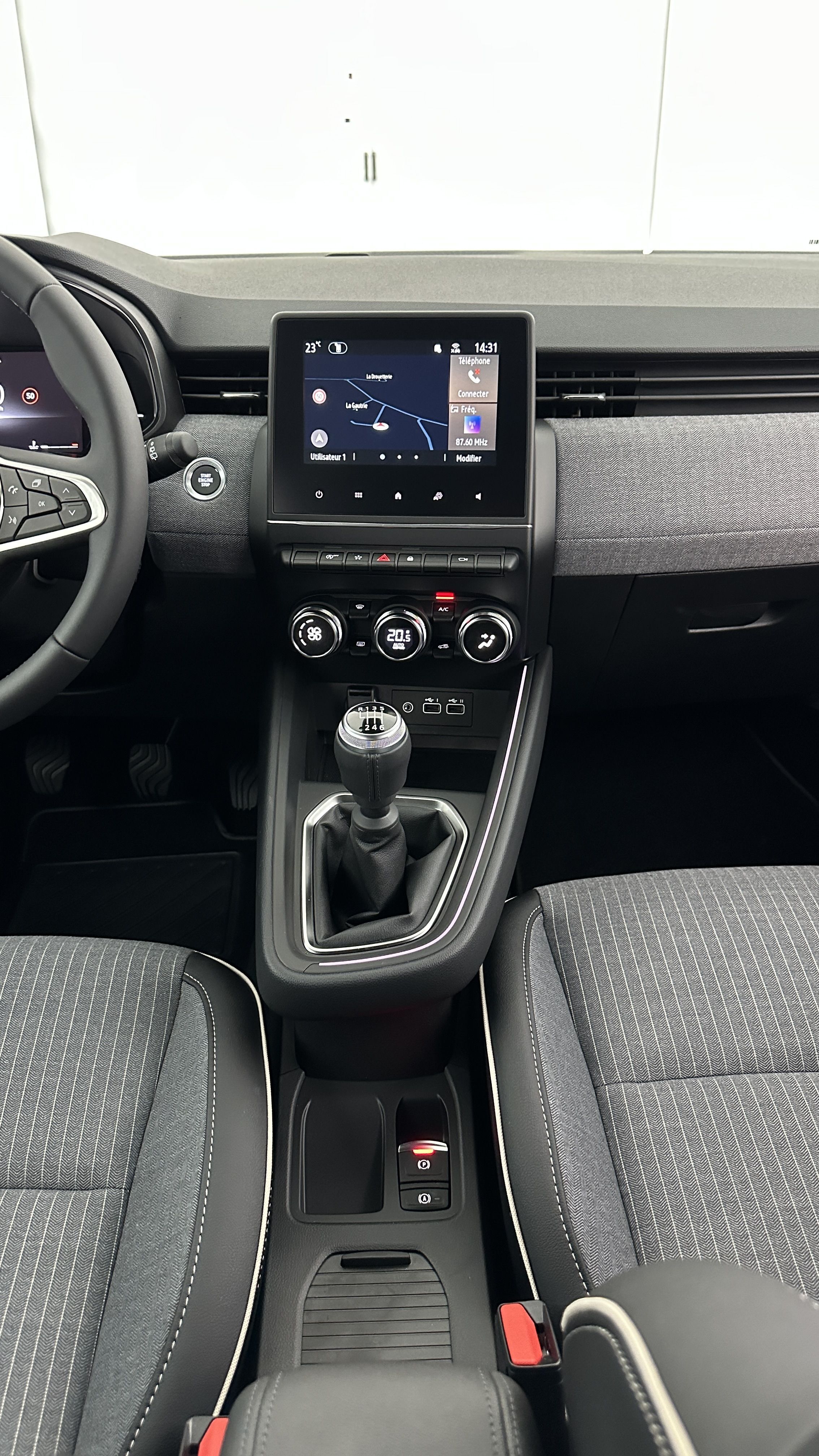 GLI00002863_p53 - RENAULT - CLIO - 2025 - photo 16