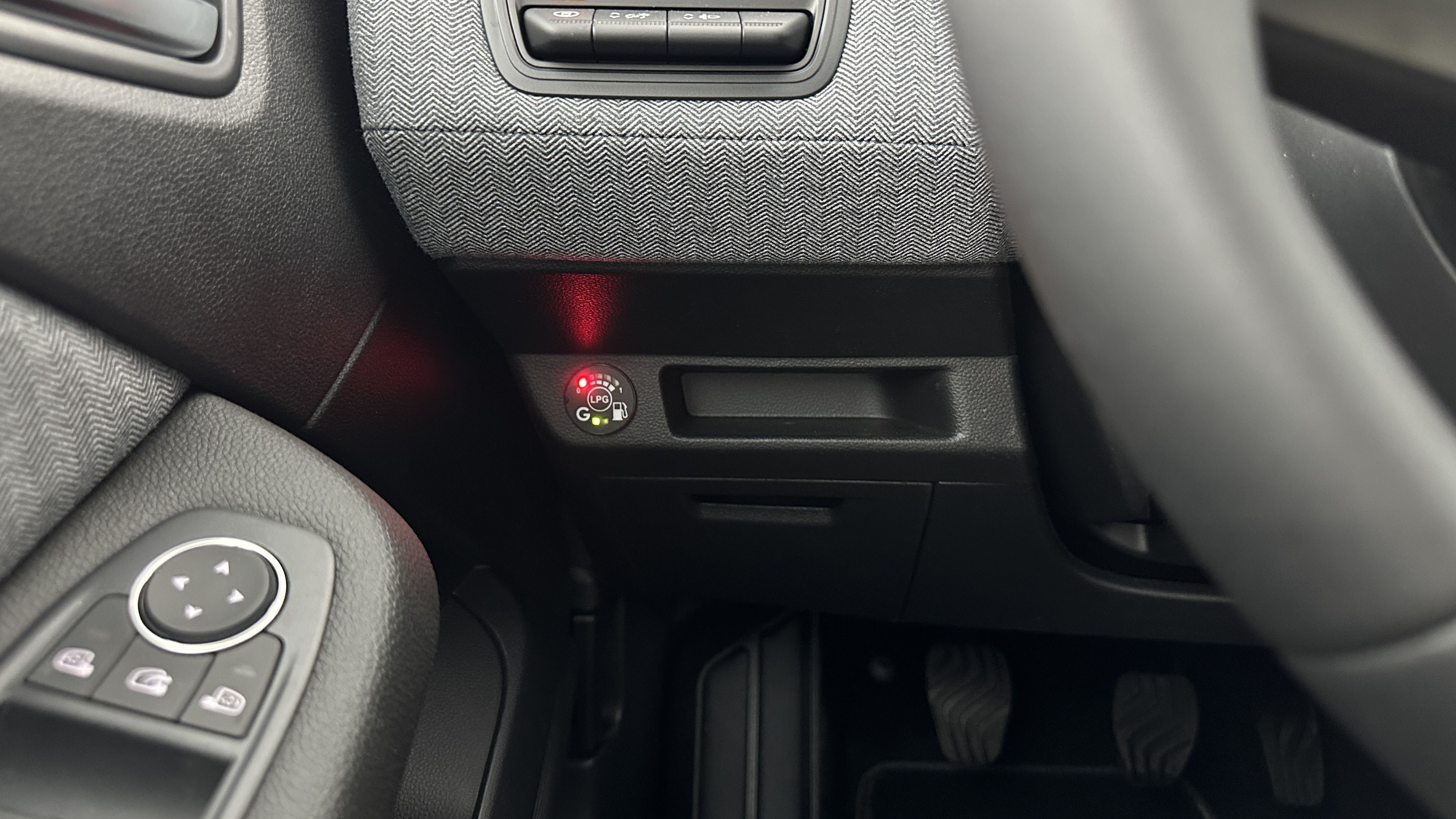 GLI00002863_p53 - RENAULT - CLIO - 2025 - photo 23