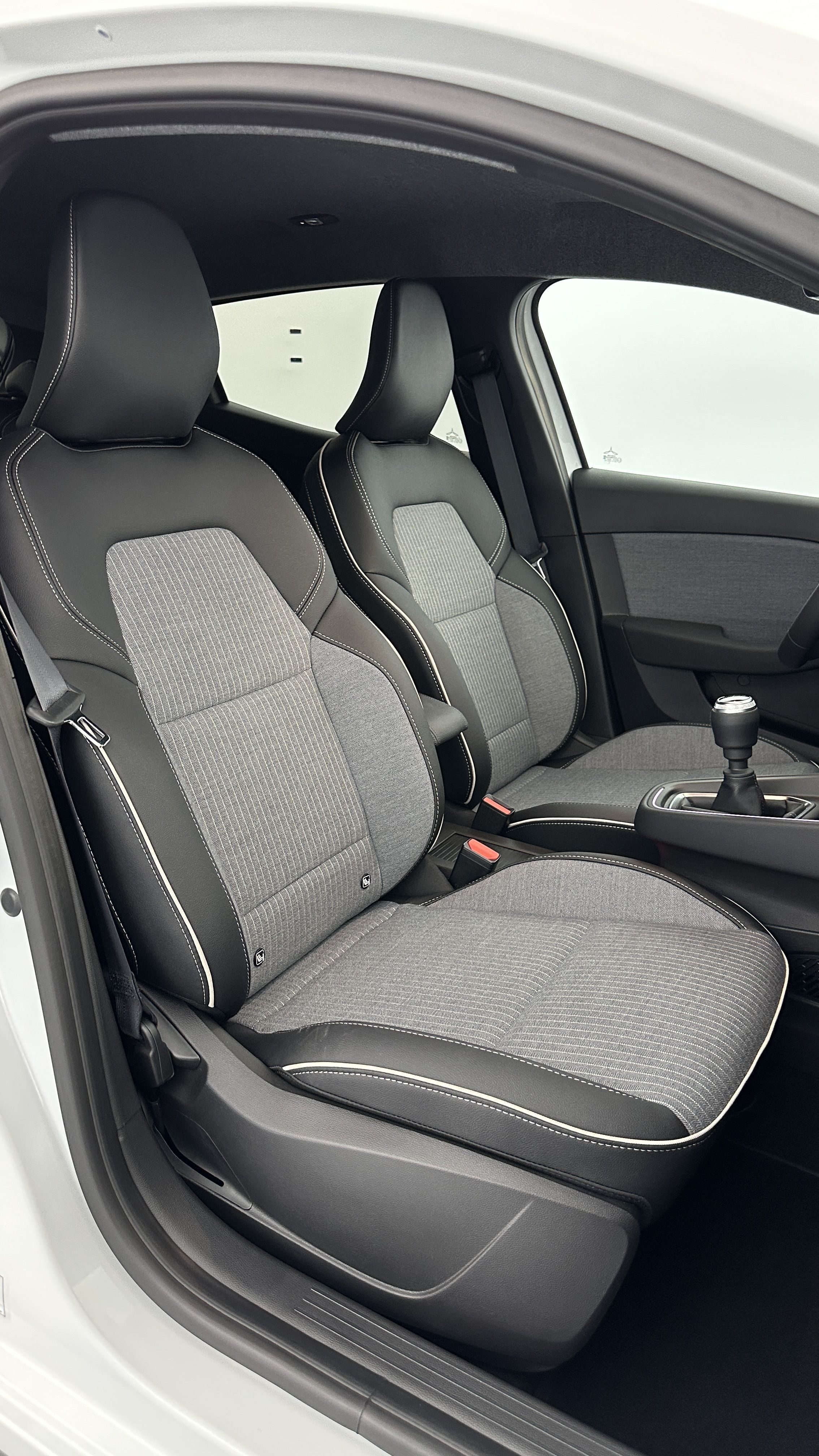 GLI00002863_p53 - RENAULT - CLIO - 2025 - photo 25