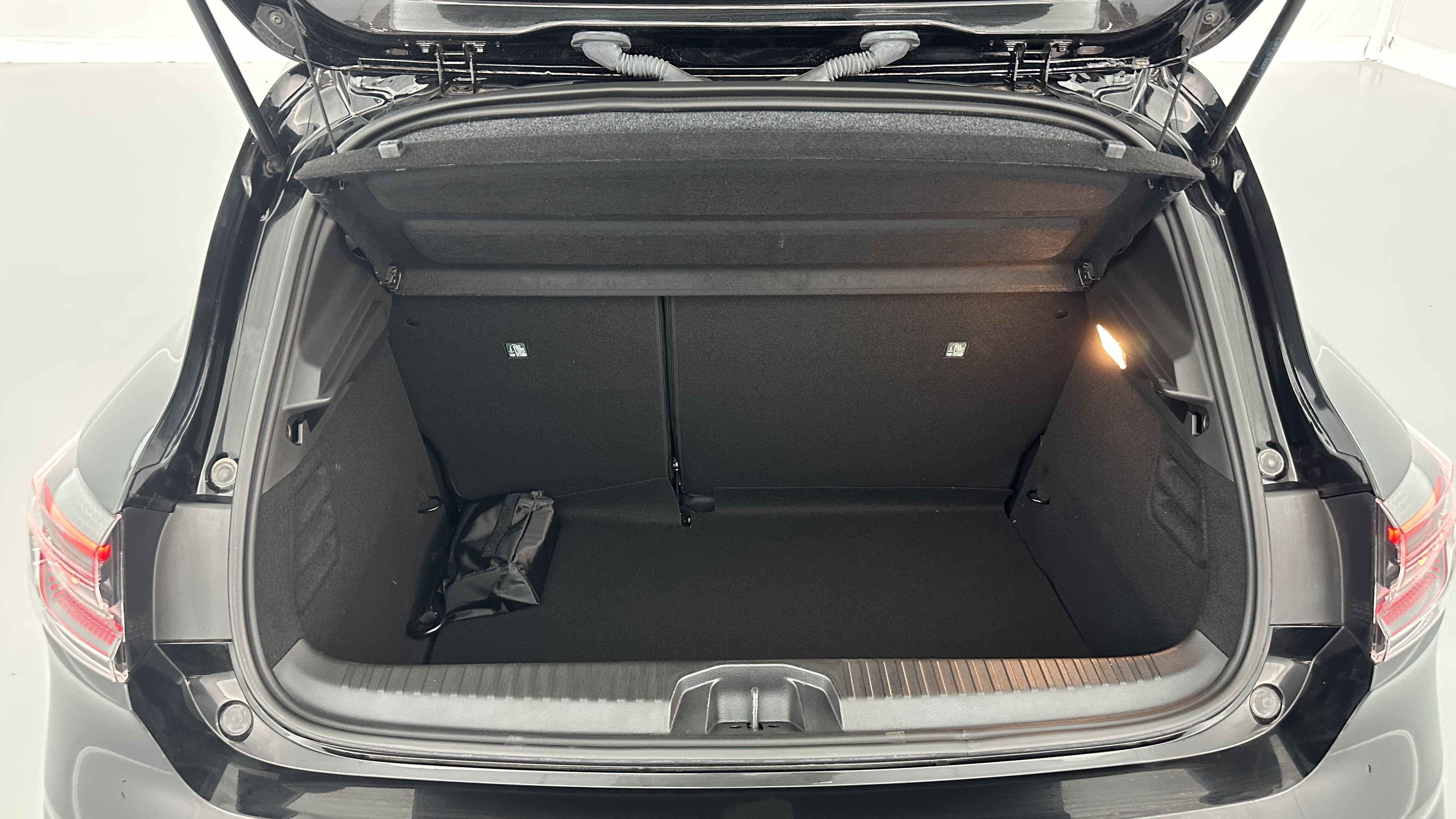 GLI00002859_p53 - RENAULT - CLIO - 2025 - photo 10