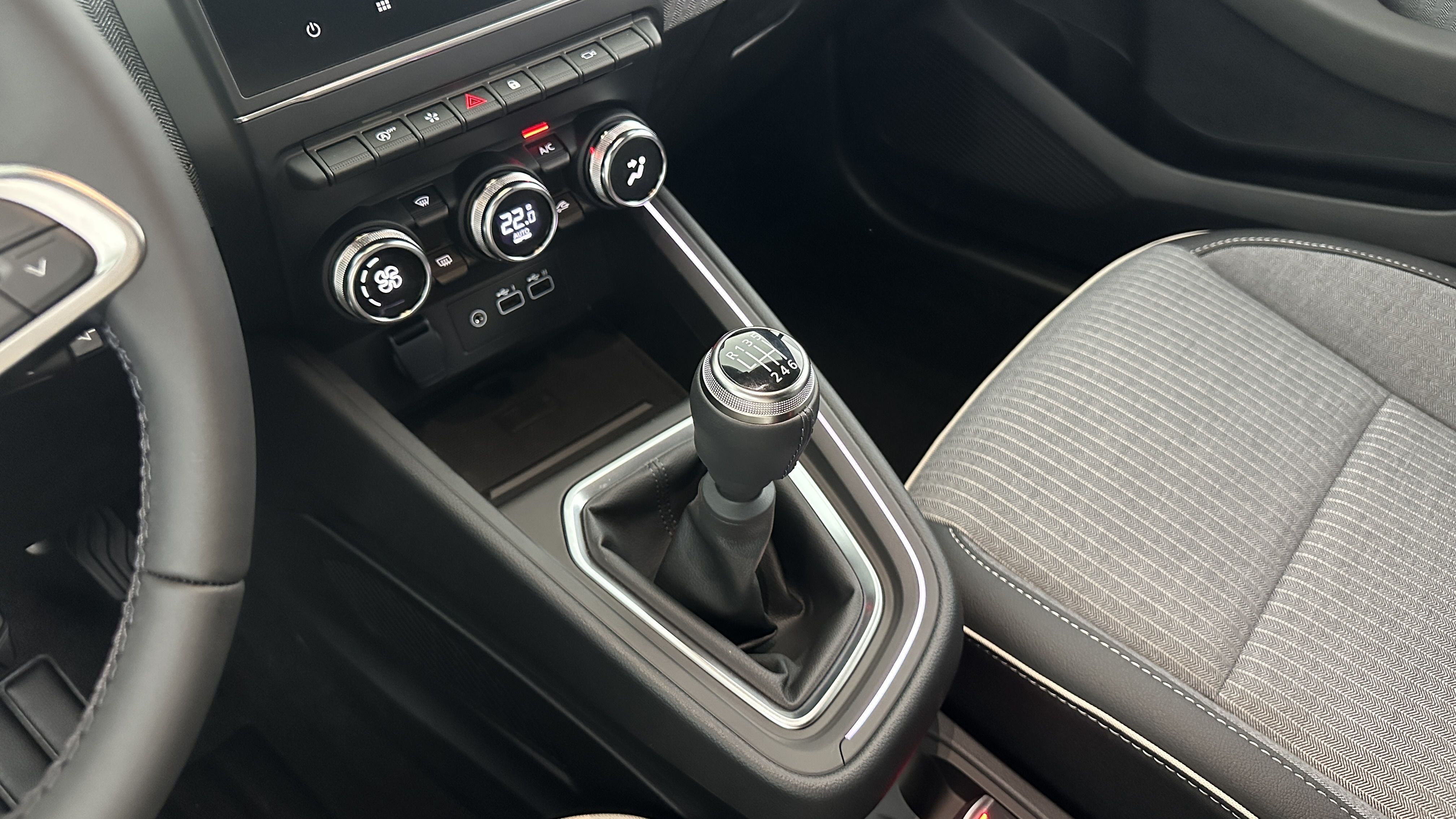 GLI00002862_p53 - RENAULT - CLIO - 2025 - photo 17