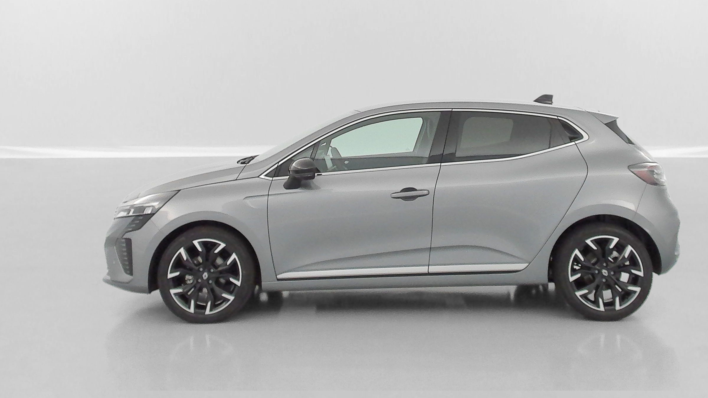 GLI00002858_p53 - RENAULT - CLIO - 2025 - photo 4