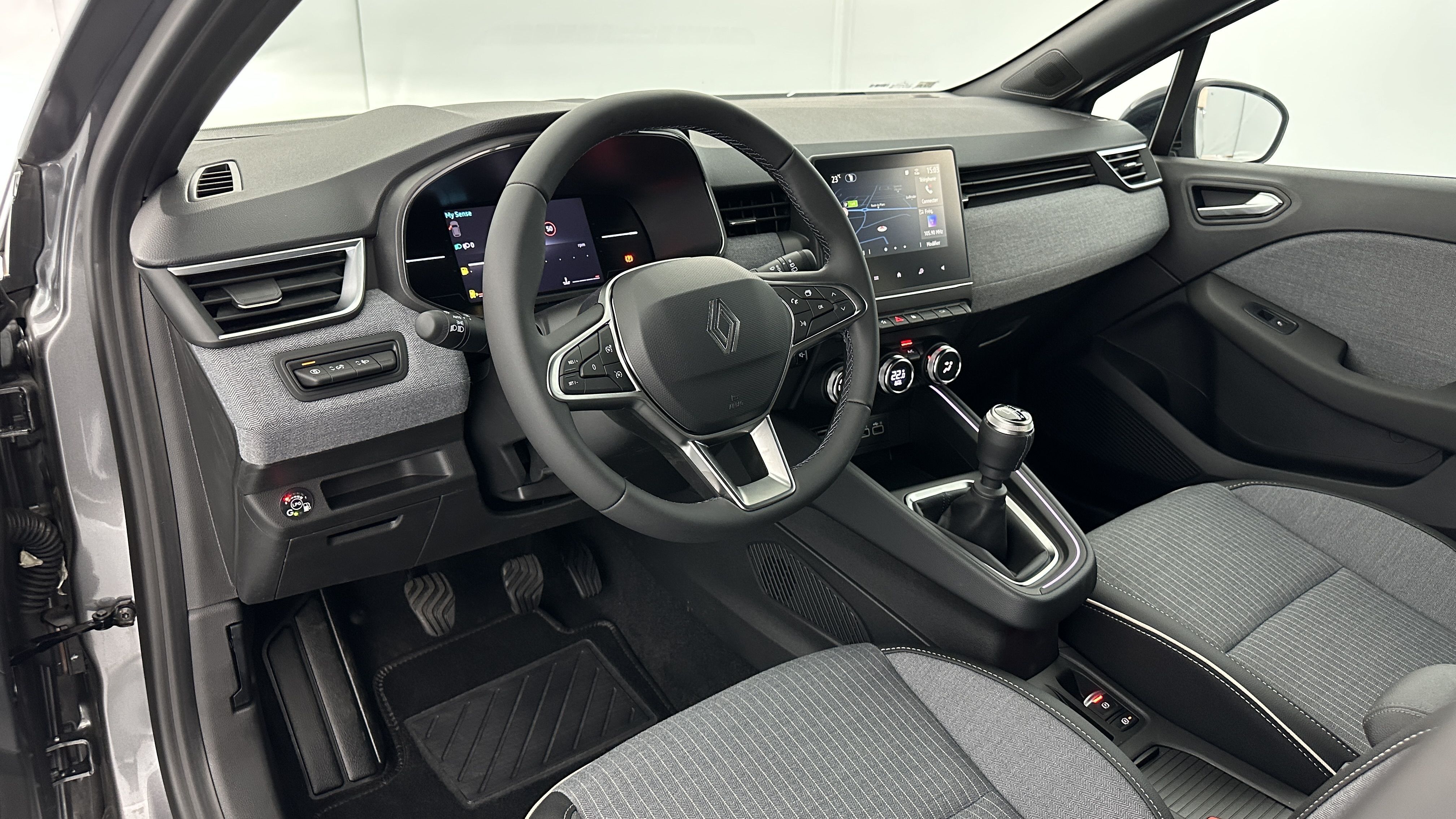 GLI00002858_p53 - RENAULT - CLIO - 2025 - photo 6