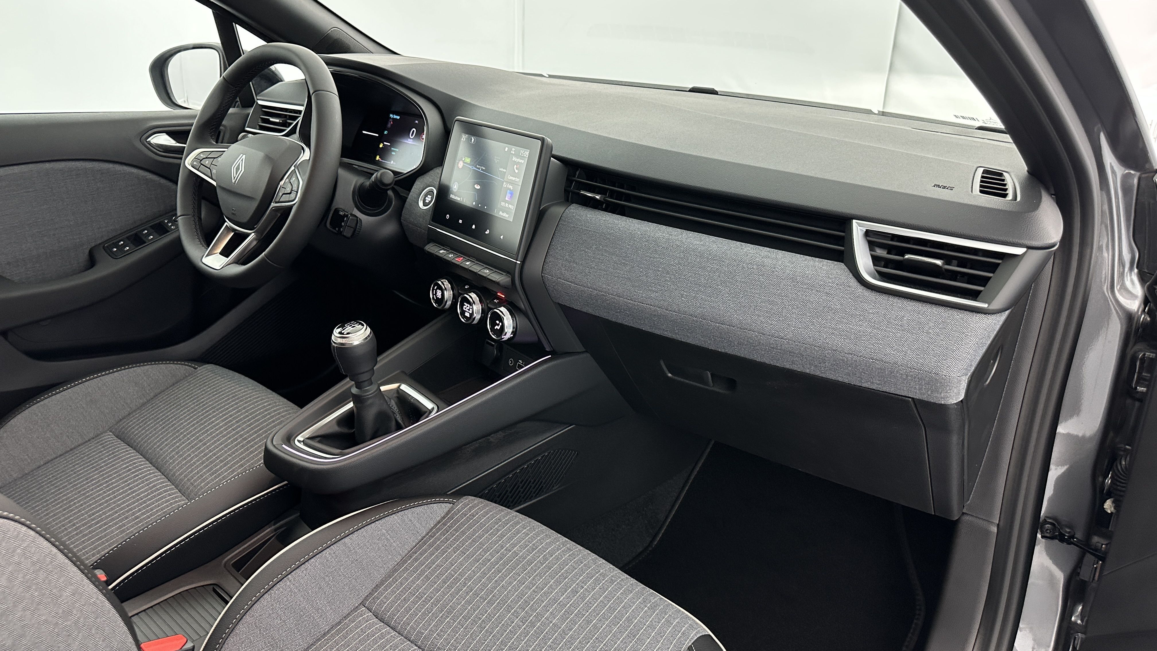 GLI00002858_p53 - RENAULT - CLIO - 2025 - photo 8