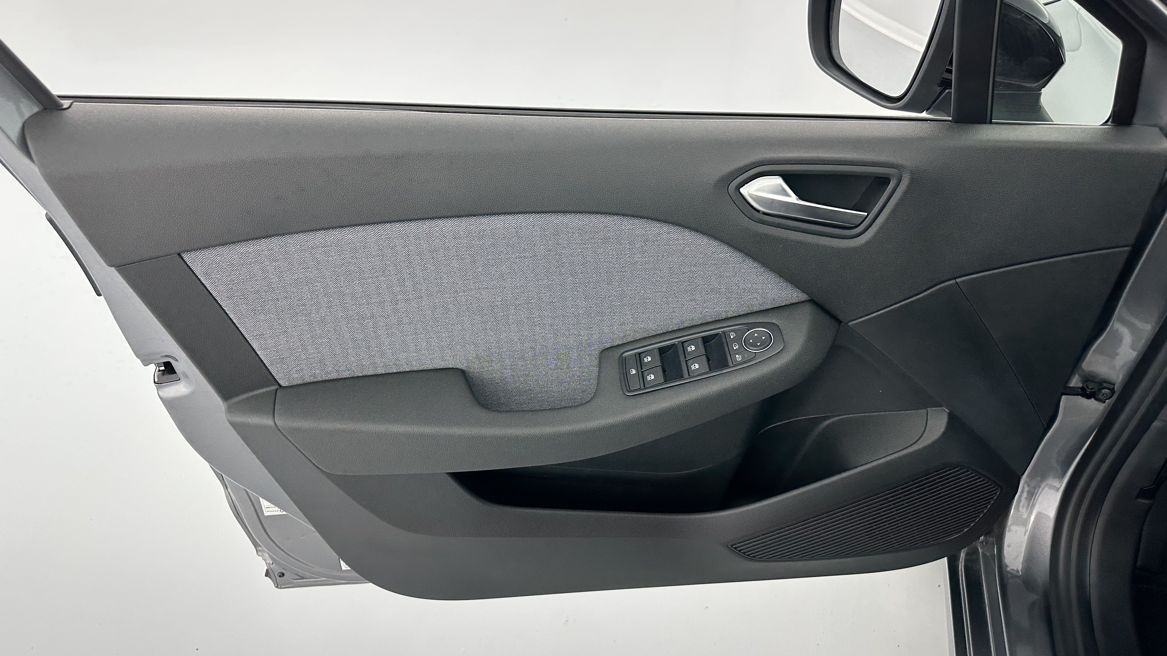 GLI00002858_p53 - RENAULT - CLIO - 2025 - photo 13