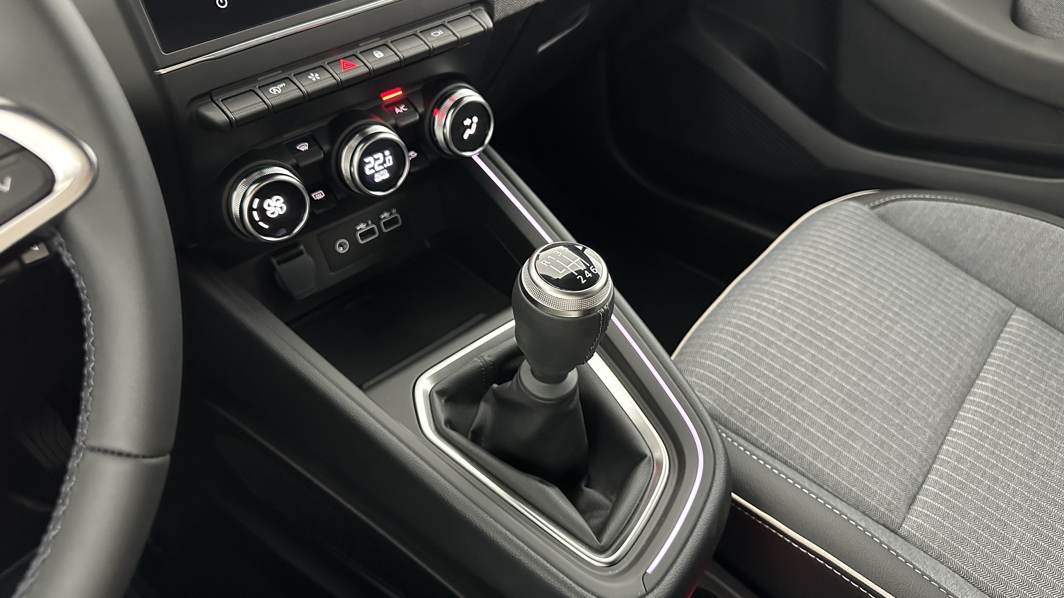 GLI00002858_p53 - RENAULT - CLIO - 2025 - photo 17