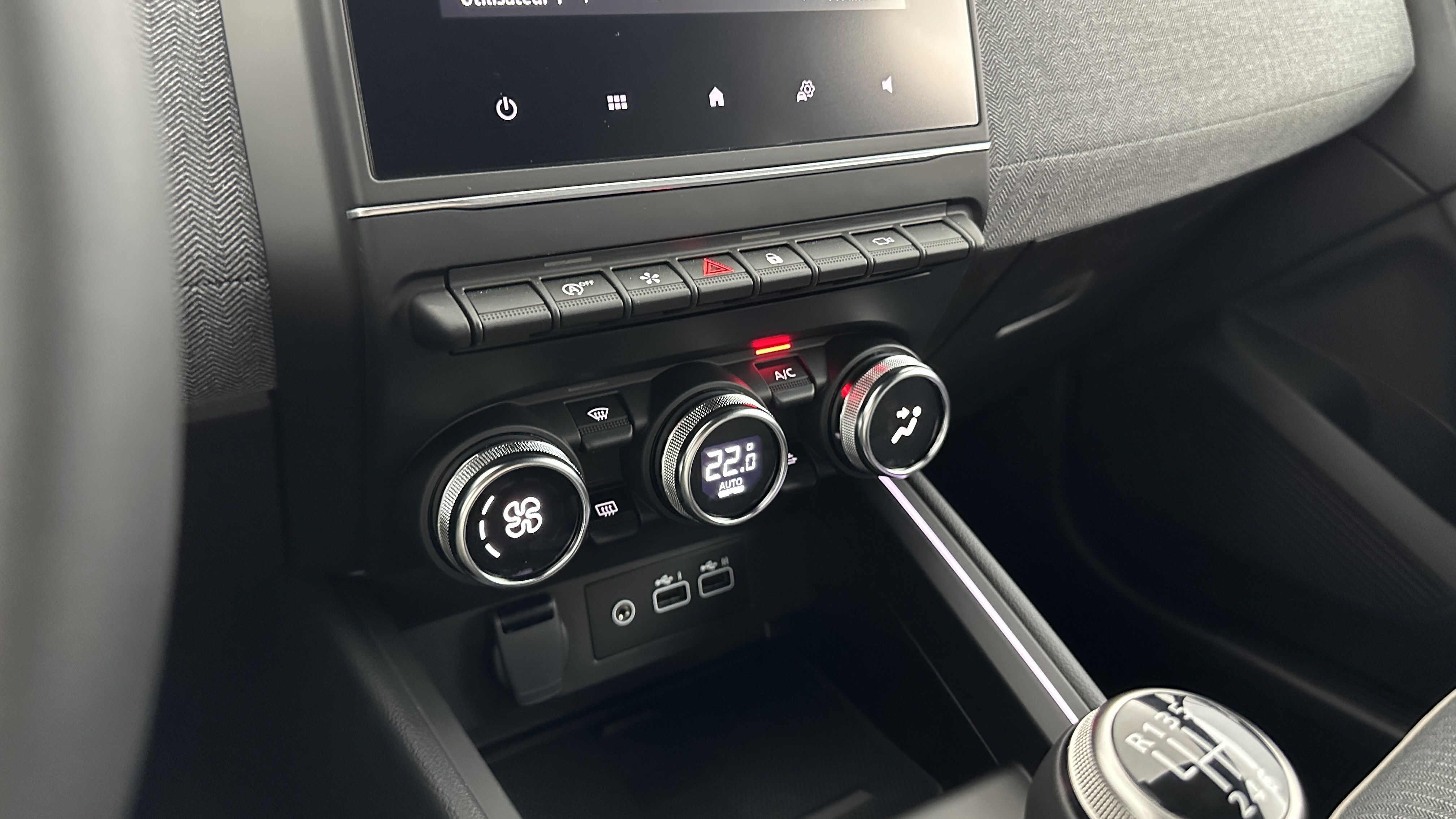 GLI00002858_p53 - RENAULT - CLIO - 2025 - photo 22