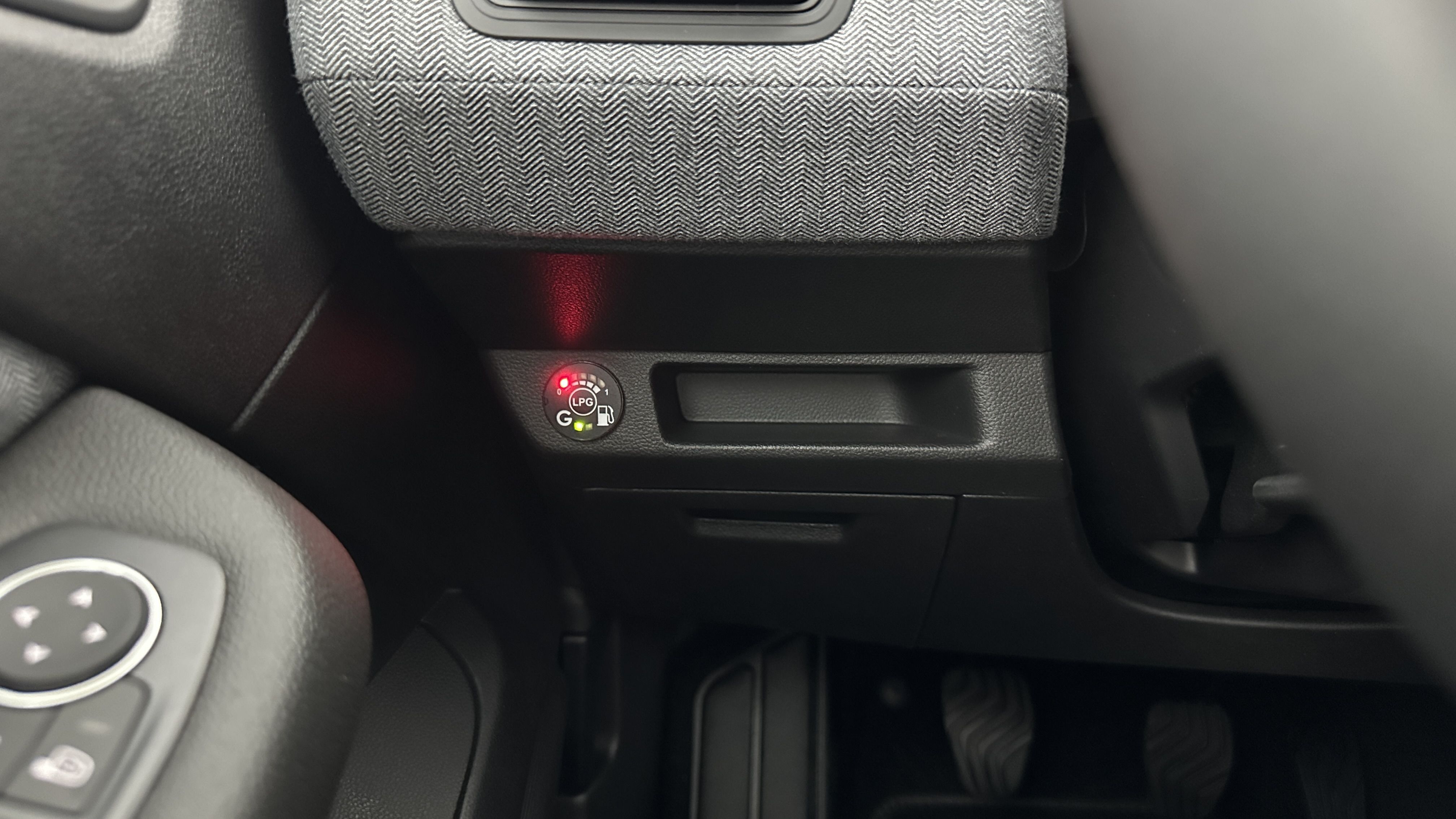 GLI00002858_p53 - RENAULT - CLIO - 2025 - photo 24