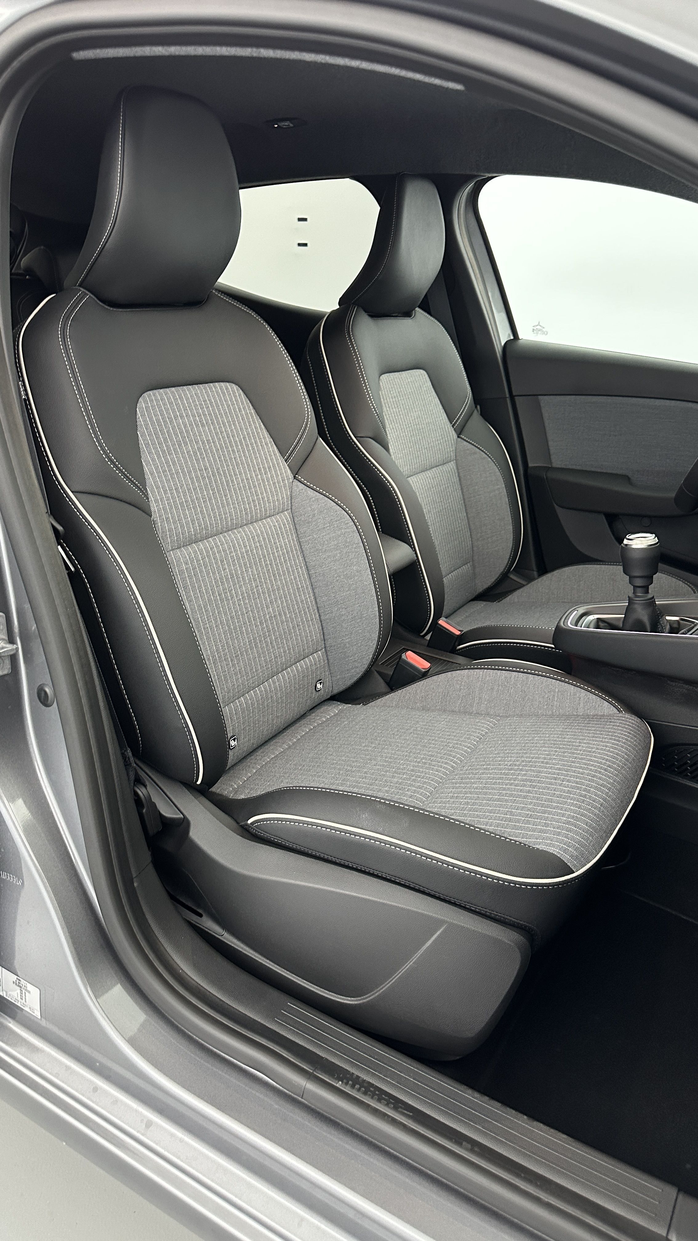 GLI00002858_p53 - RENAULT - CLIO - 2025 - photo 26