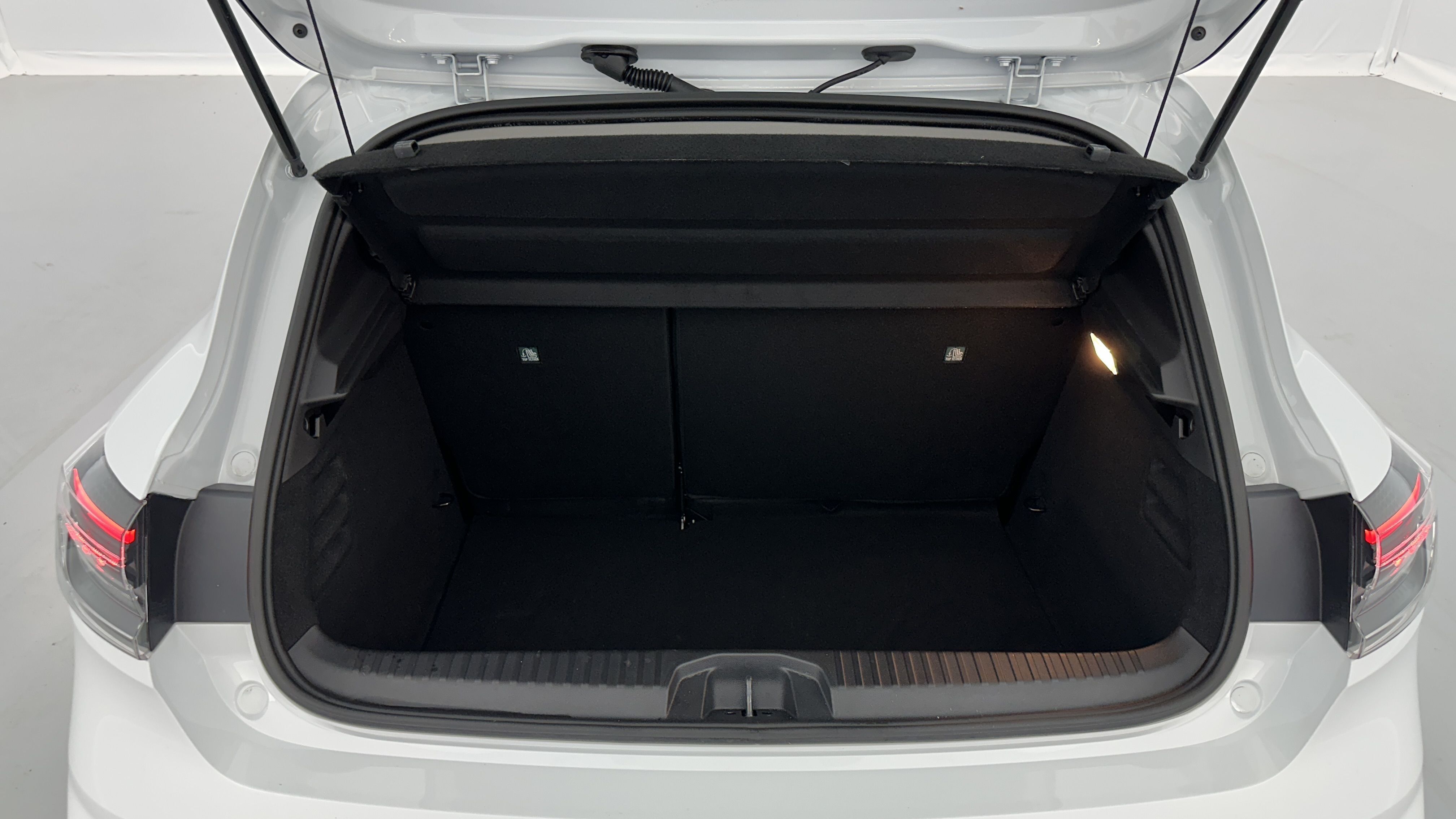 GLI00002513_p53 - RENAULT - CLIO - 2024 - photo 10