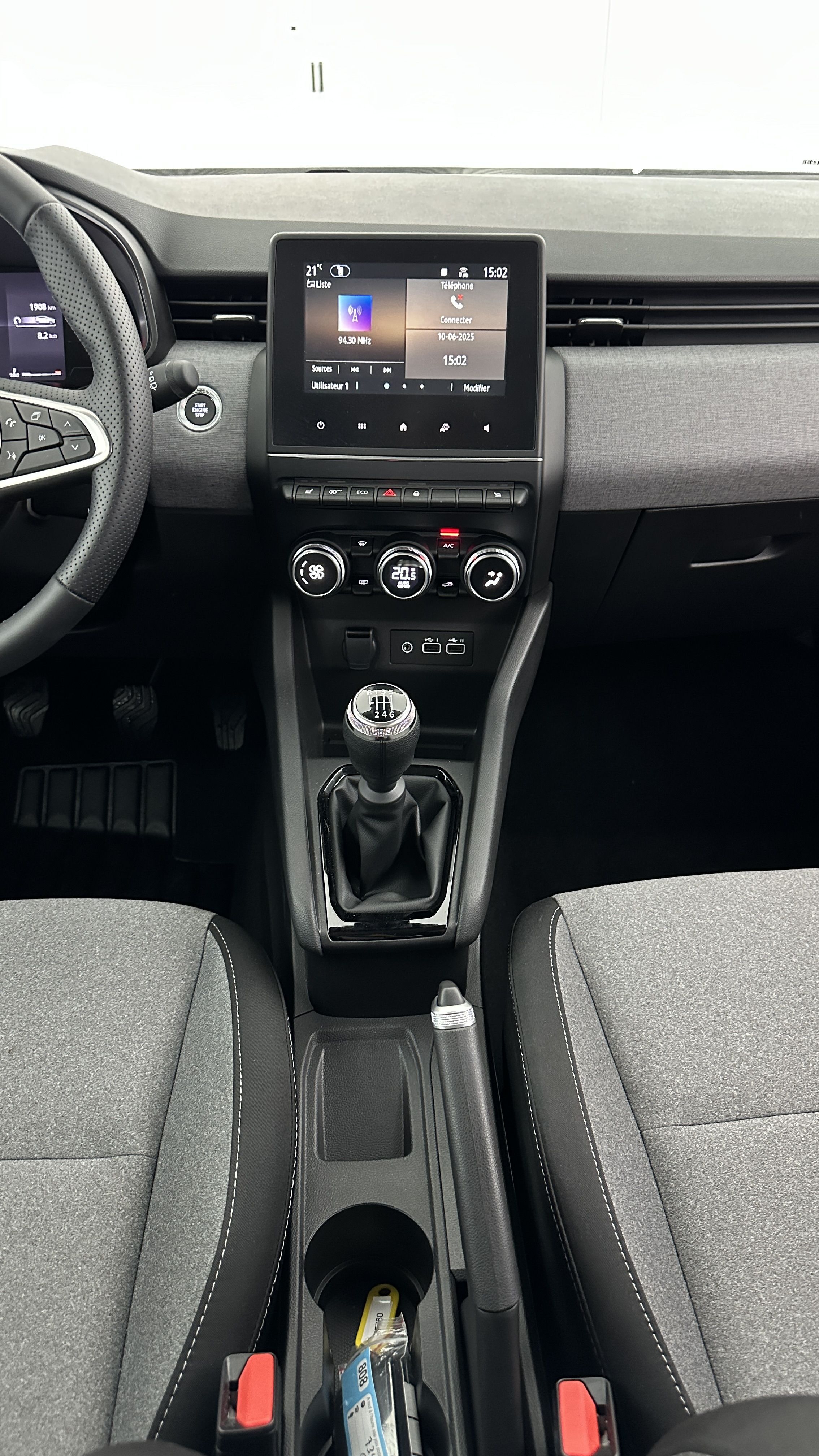 GLI00002513_p53 - RENAULT - CLIO - 2024 - photo 15