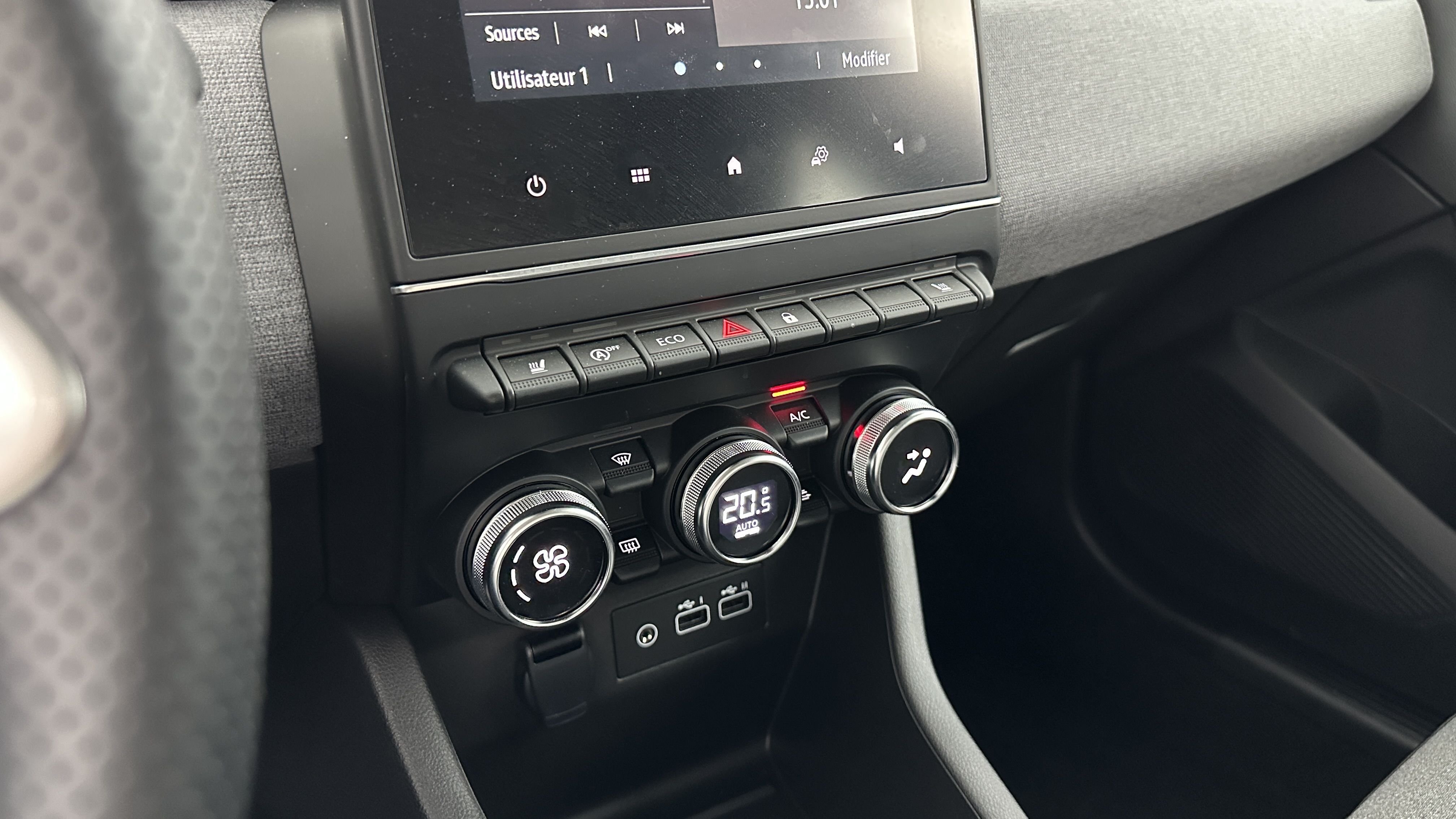 GLI00002513_p53 - RENAULT - CLIO - 2024 - photo 18