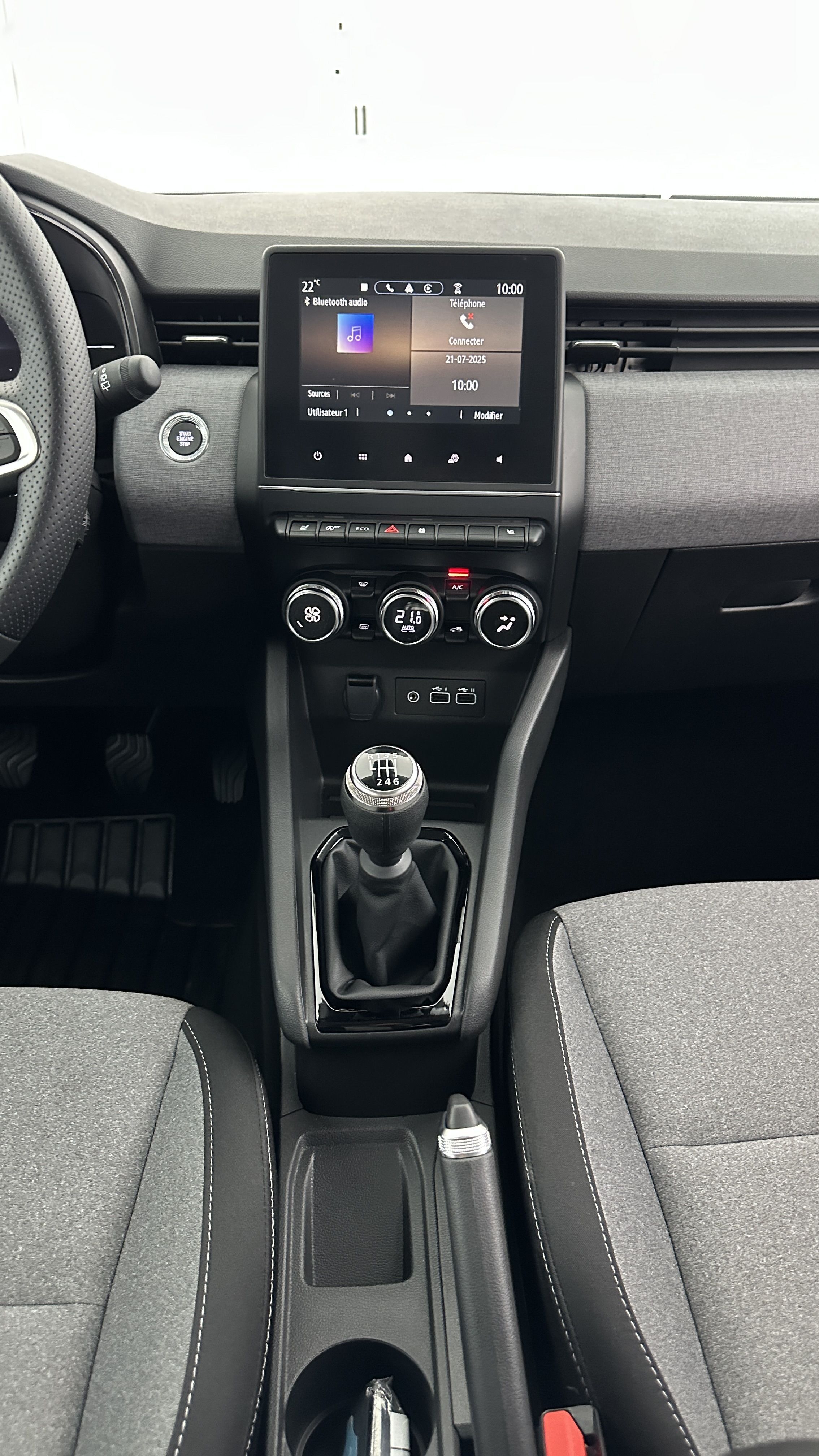 GLI00002517_p53 - RENAULT - CLIO - 2024 - photo 15