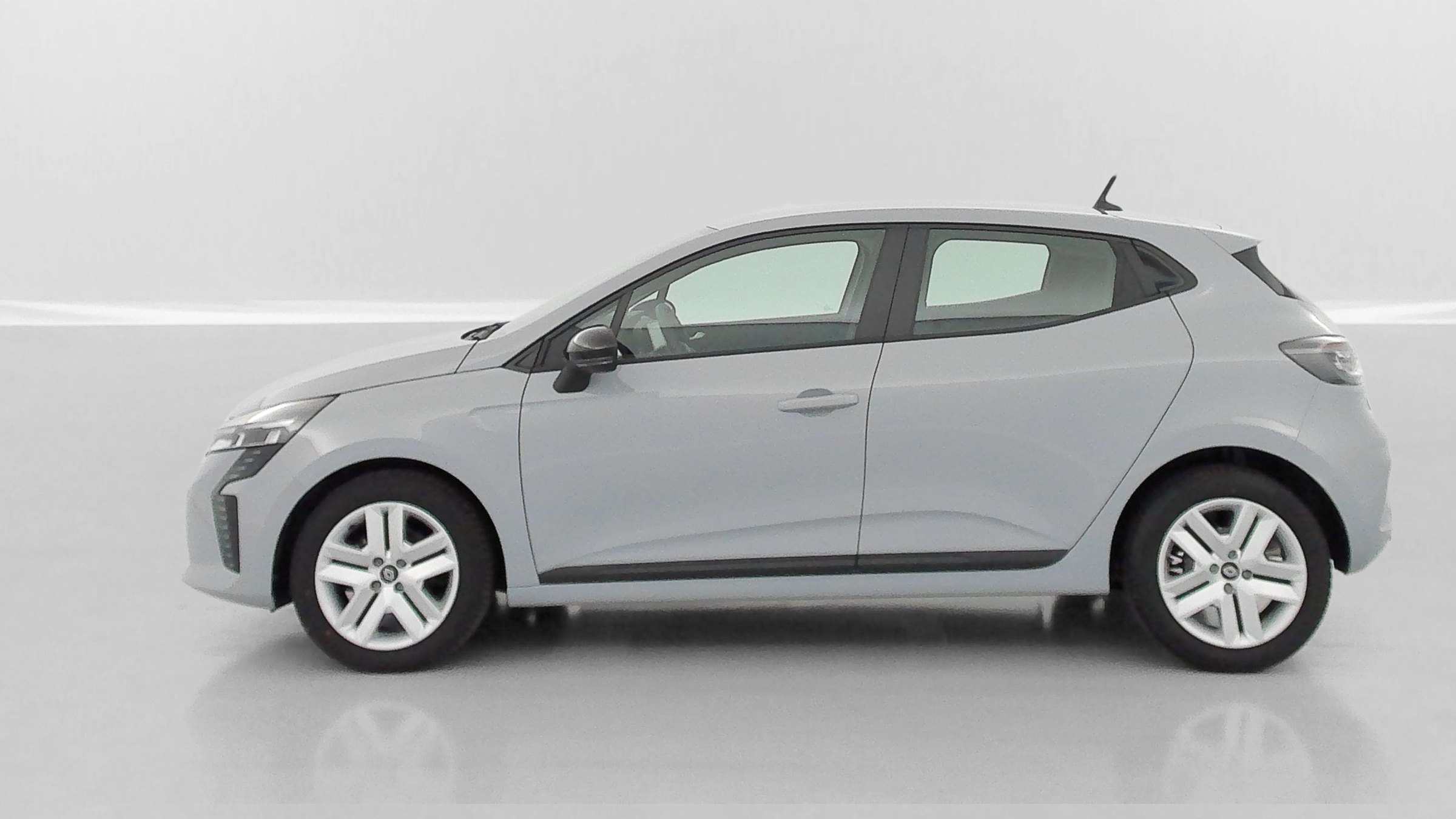 GLI00002523_p53 - RENAULT - CLIO - 2024 - photo 4