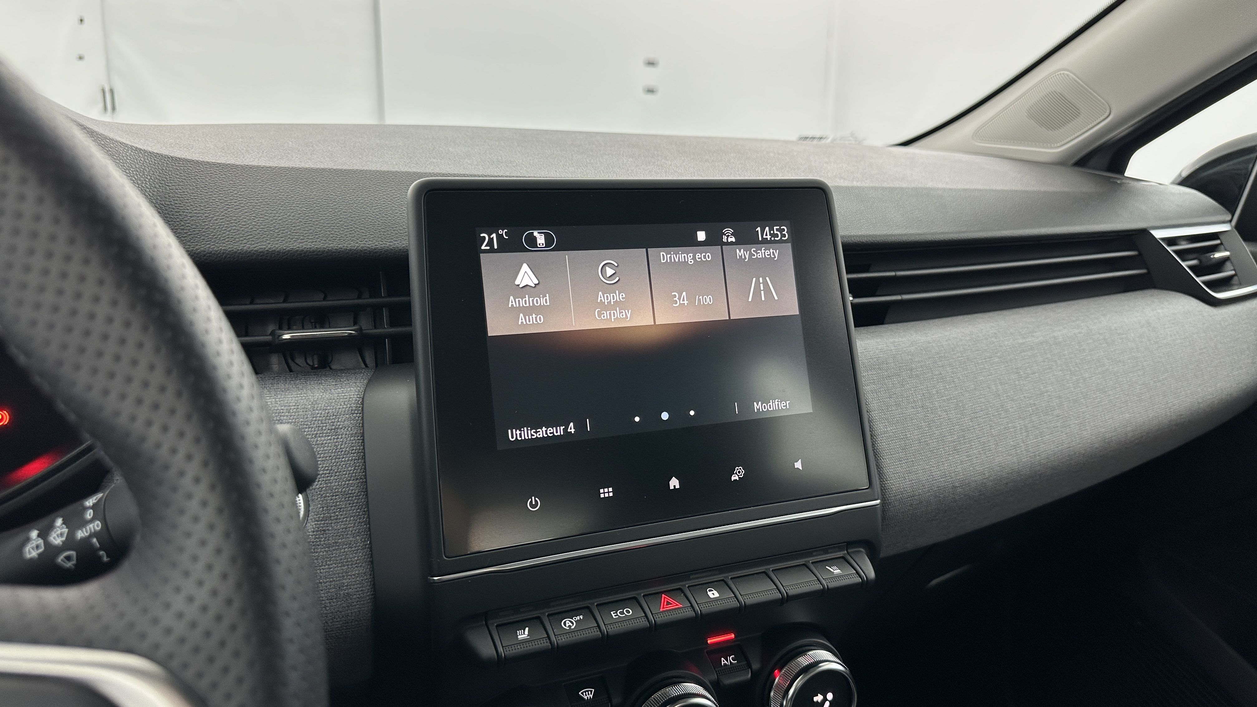 GLI00002523_p53 - RENAULT - CLIO - 2024 - photo 18