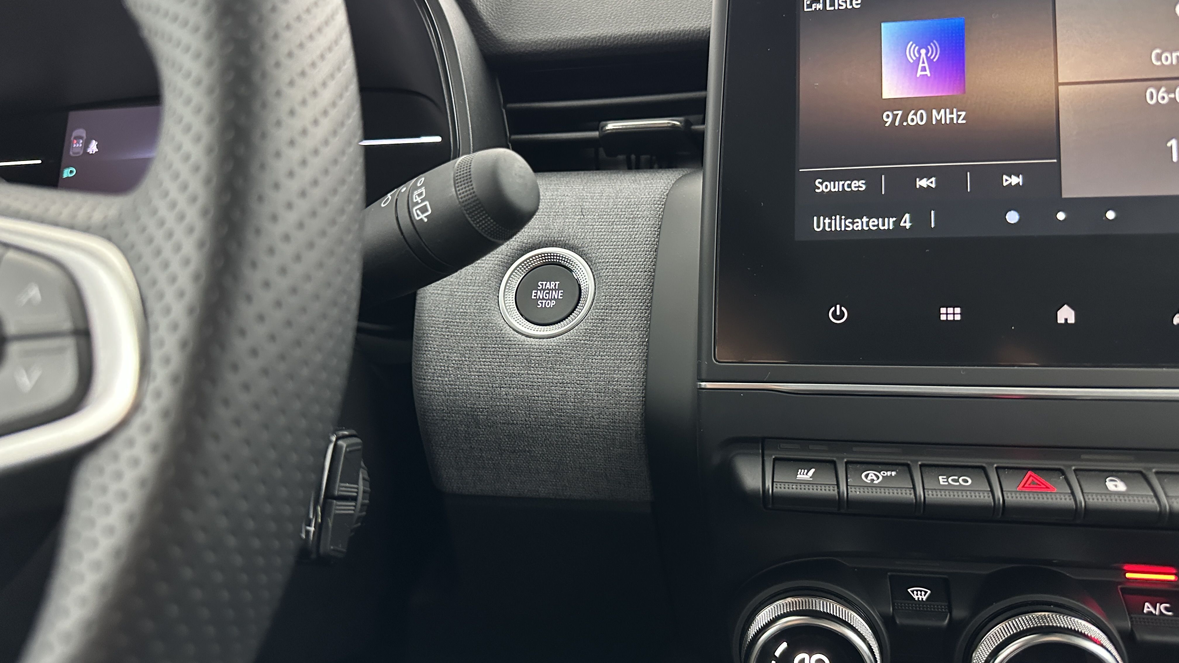 GLI00002523_p53 - RENAULT - CLIO - 2024 - photo 20