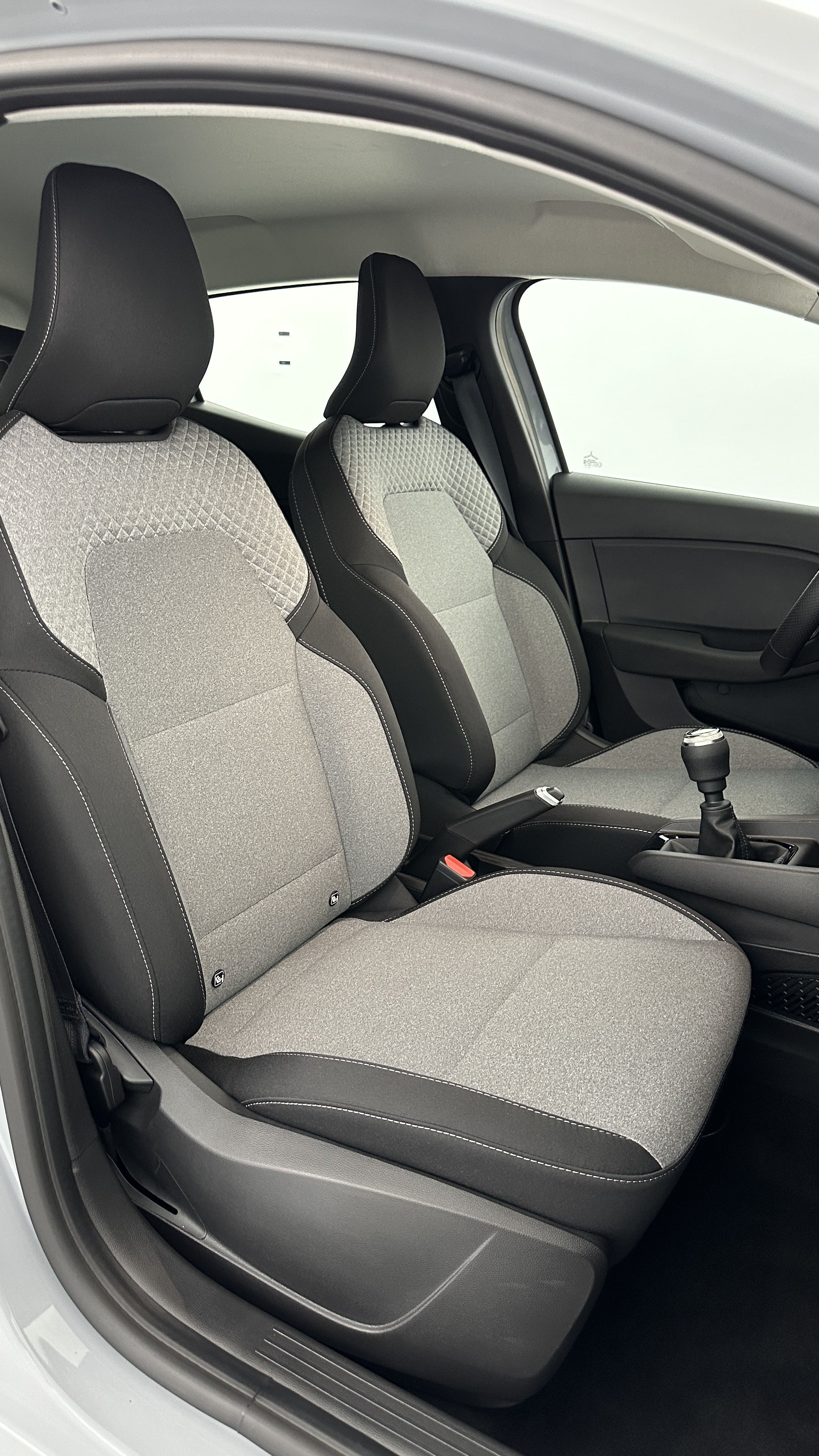 GLI00002523_p53 - RENAULT - CLIO - 2024 - photo 22