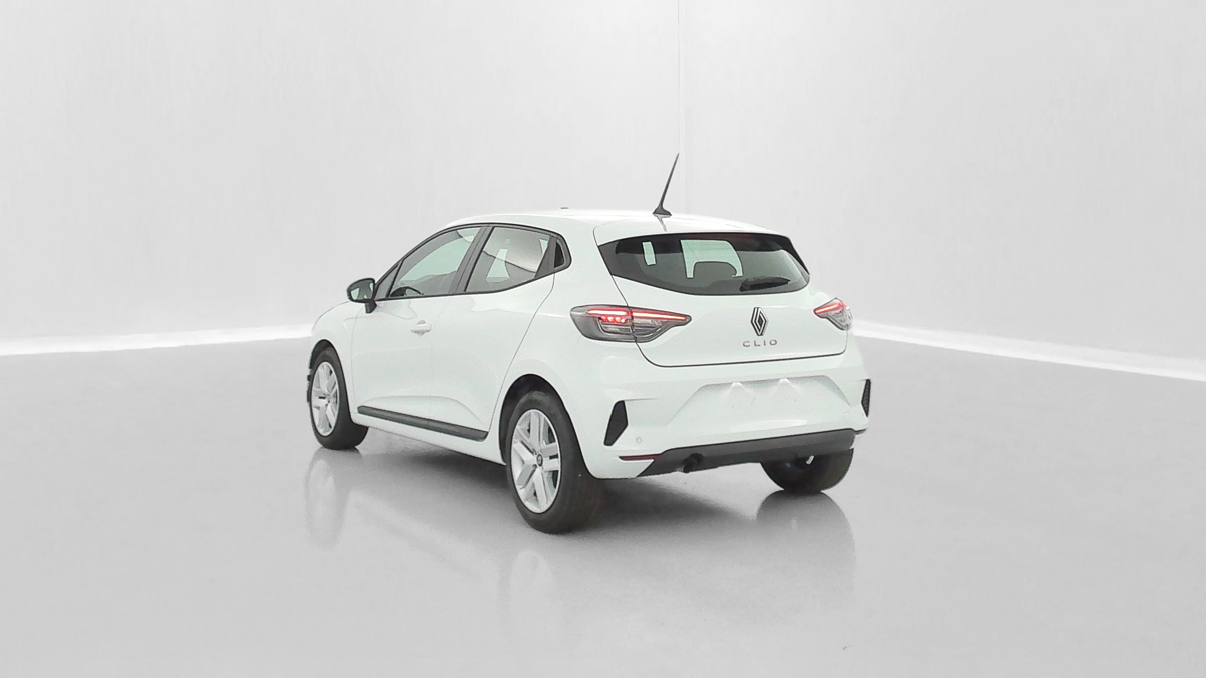 GLI00002524_p53 - RENAULT - CLIO - 2024 - photo 5